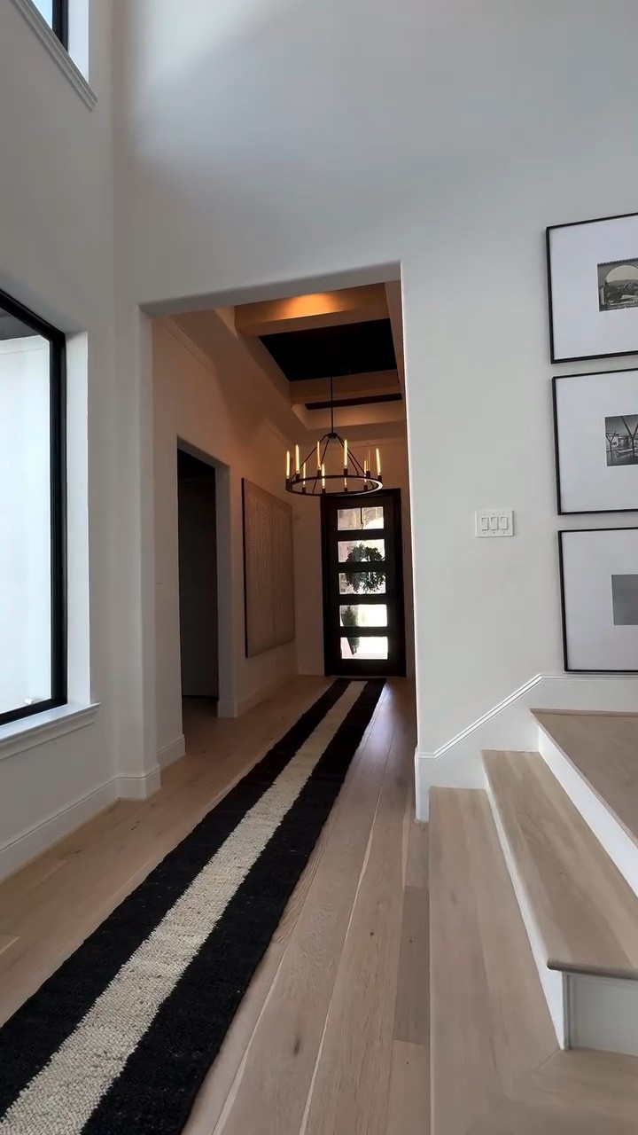 🤎

Loving the gorgeous runner that comes in multiple sizes! 🤎 Perfect for layering, defining spaces, or adding instant warmth to any room — fits every spot you need!

Tap the link below to grab yours before they sell out!

#LTKStyleTip #HomeDecorFinds #RugLove #CozySpaces