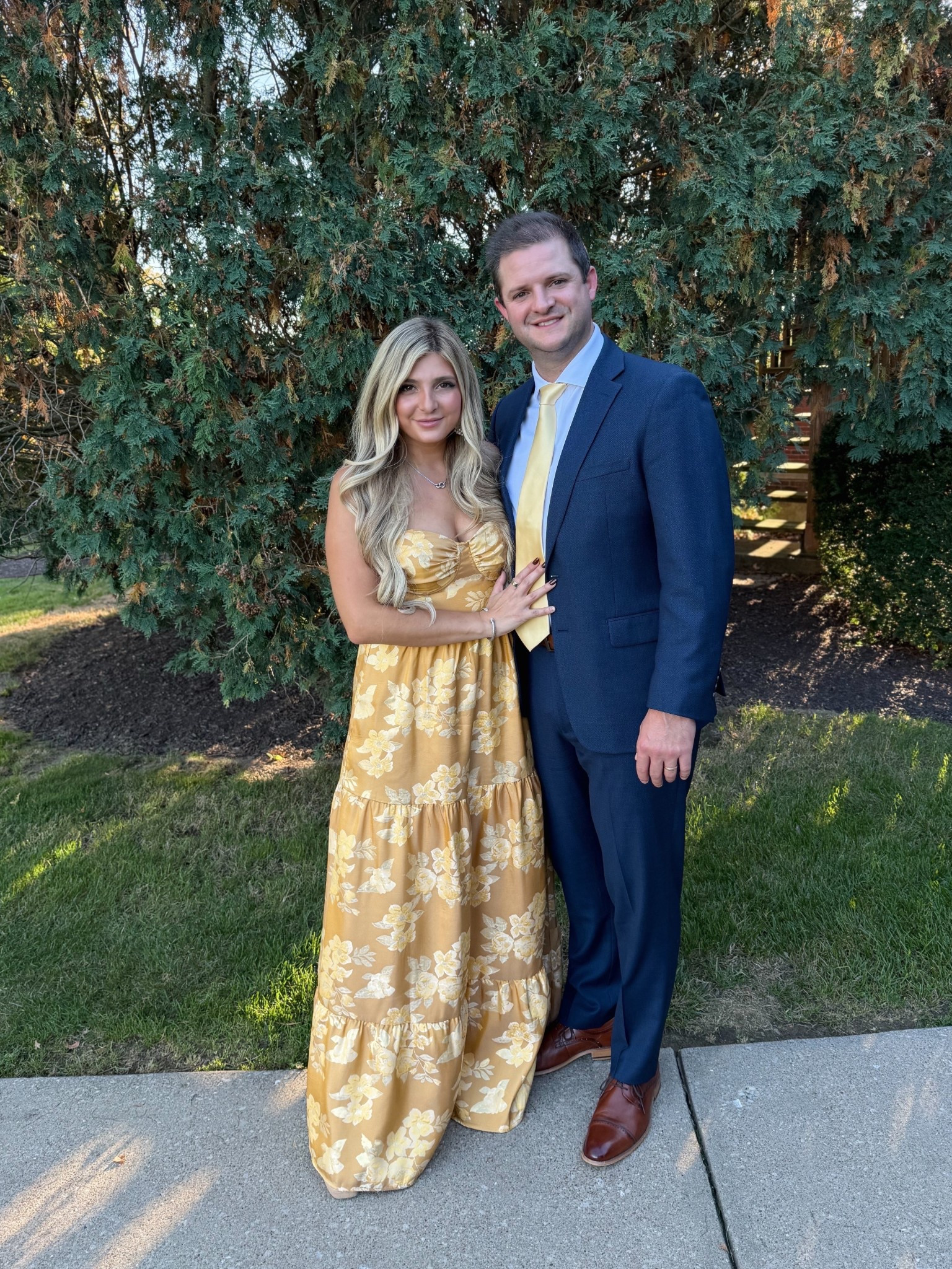 Fall wedding look
Formal attire
Golden dress
Lulus 

#LTKParties #LTKFindsUnder100 #LTKWedding