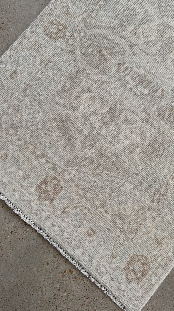 Alley Cat - 3x7 | English Village Lane