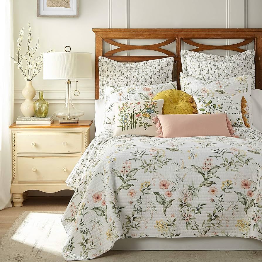 Levtex Home - Viviana Quilt Set - King Quilt + Two King Pillow Shams - Botanical Floral - Coral, ... | Amazon (US)