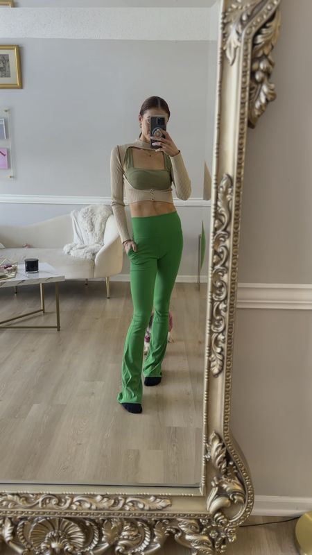 Aerie sale 60% off clearance
Boot cut, yoga pants 
Green workout 
Athleisure  

#LTKfindsunder100 #LTKsalealert #LTKfitness