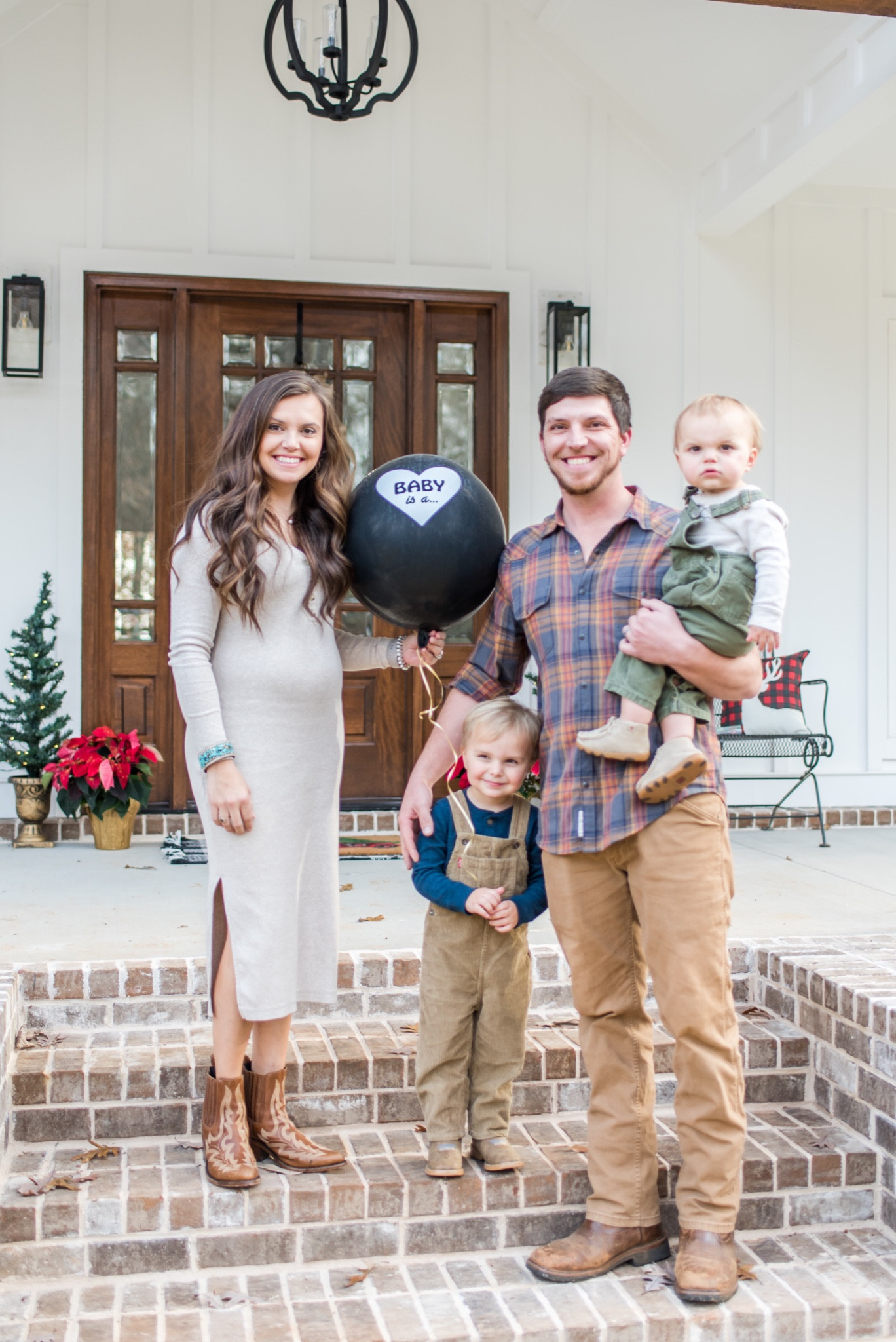 Perfect long sleeve body con dress for any type of pregnancy bump!! 


#LTKbump #LTKHoliday #LTKfamily