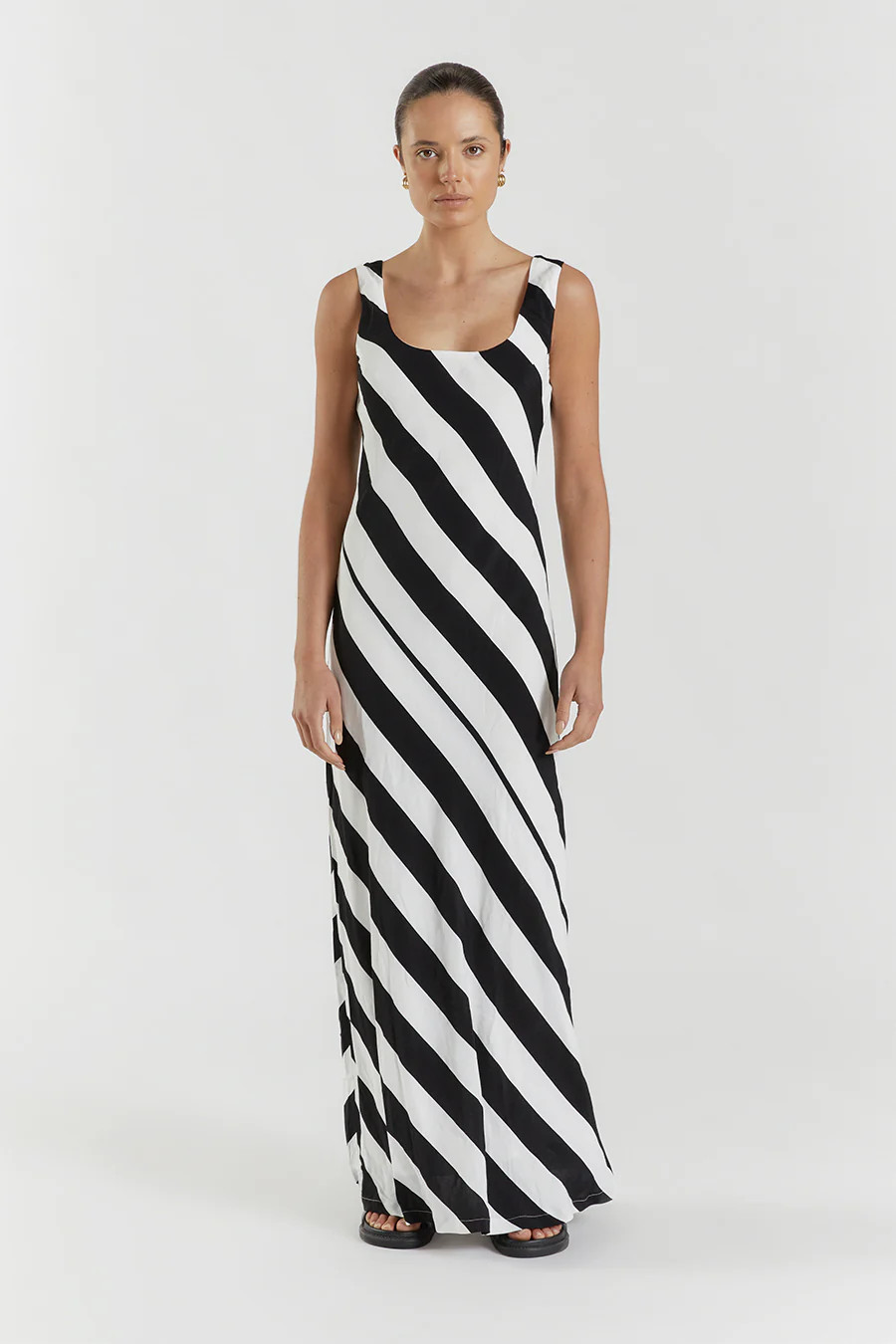 CARLIE WHITE/ BLACK SCOOP SLIP DRESS | DISSH