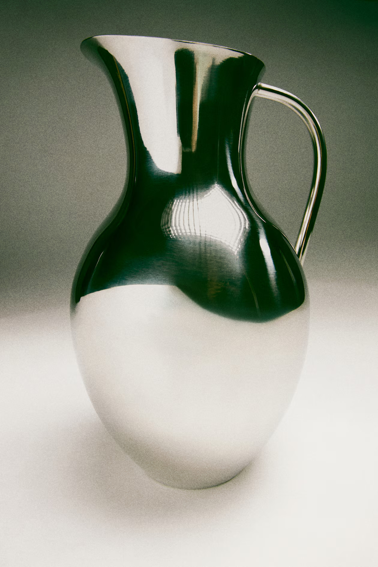 Stainless steel carafe - Silver-coloured - Home All | H&M GB | H&M (UK, MY, IN, SG, PH, TW, HK)