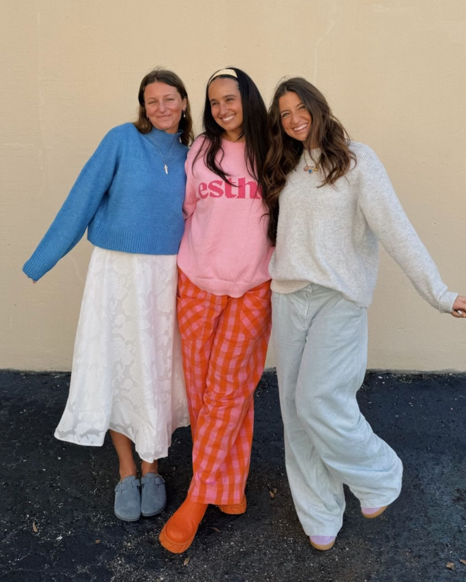 sunday service⛪️🤍

church outfit, corduroy pants, winter outfits, gola sneakers, plaid pants, free people, sweater

#LTKSeasonal #LTKStyleTip #LTKFindsUnder100