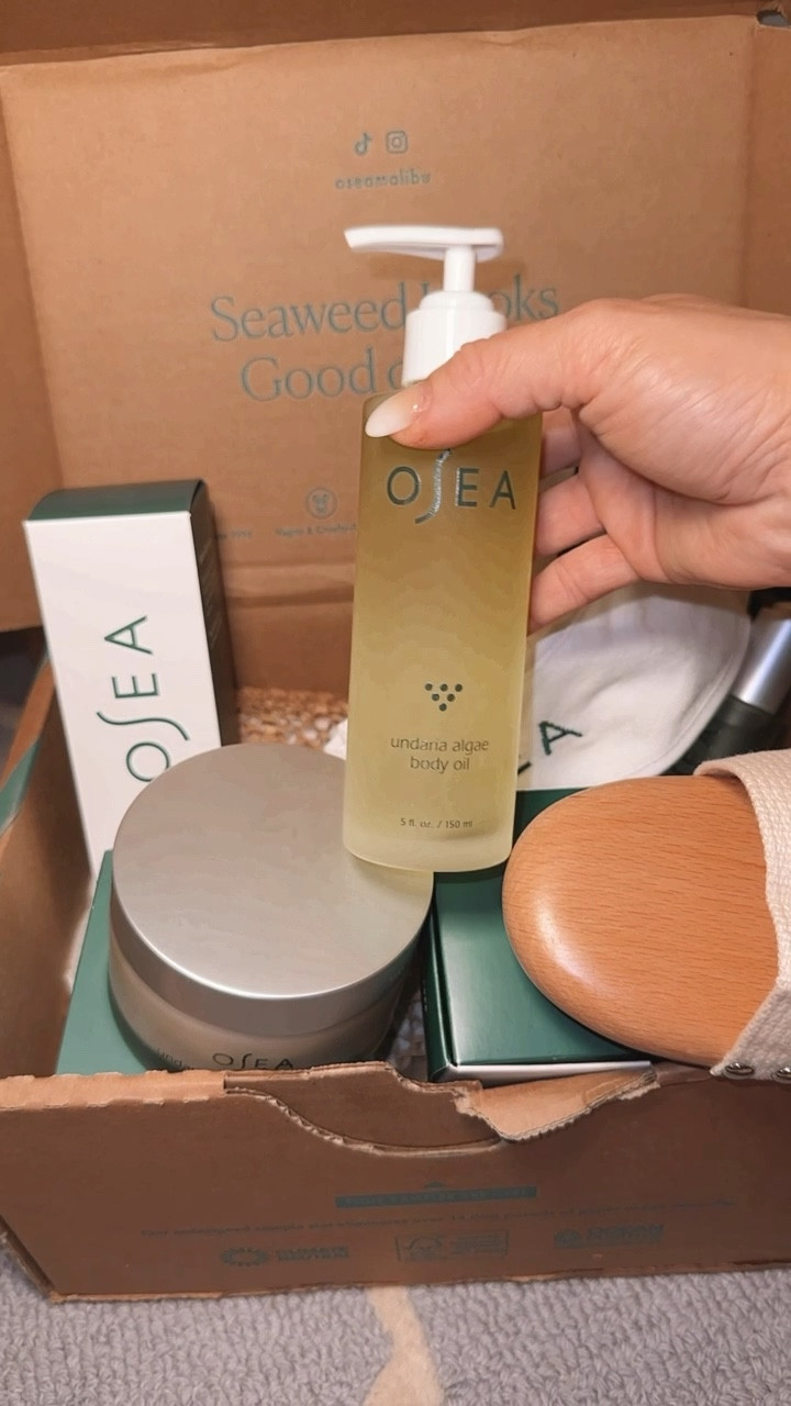 My favorite body oil that dry quickly and elevates your skin shine.

Exfoliate, cleanse and glow with this Undaria seaweed packed pair for soft, smooth, revitalized skin.

Use Code ANARANDALL10

Resurfaces with physical & AHA exfoliants while gently cleansing for soft, smooth, revitalized skin.
Vegan, cruelty free, seaweed-infused body oil instantly improves skin elasticity, delivers deep moisturization and leaves skin glowing. @oseamalibu #oseamalibu #OSEAPartner


#LTKbeauty #LTKbrasil #LTKFind