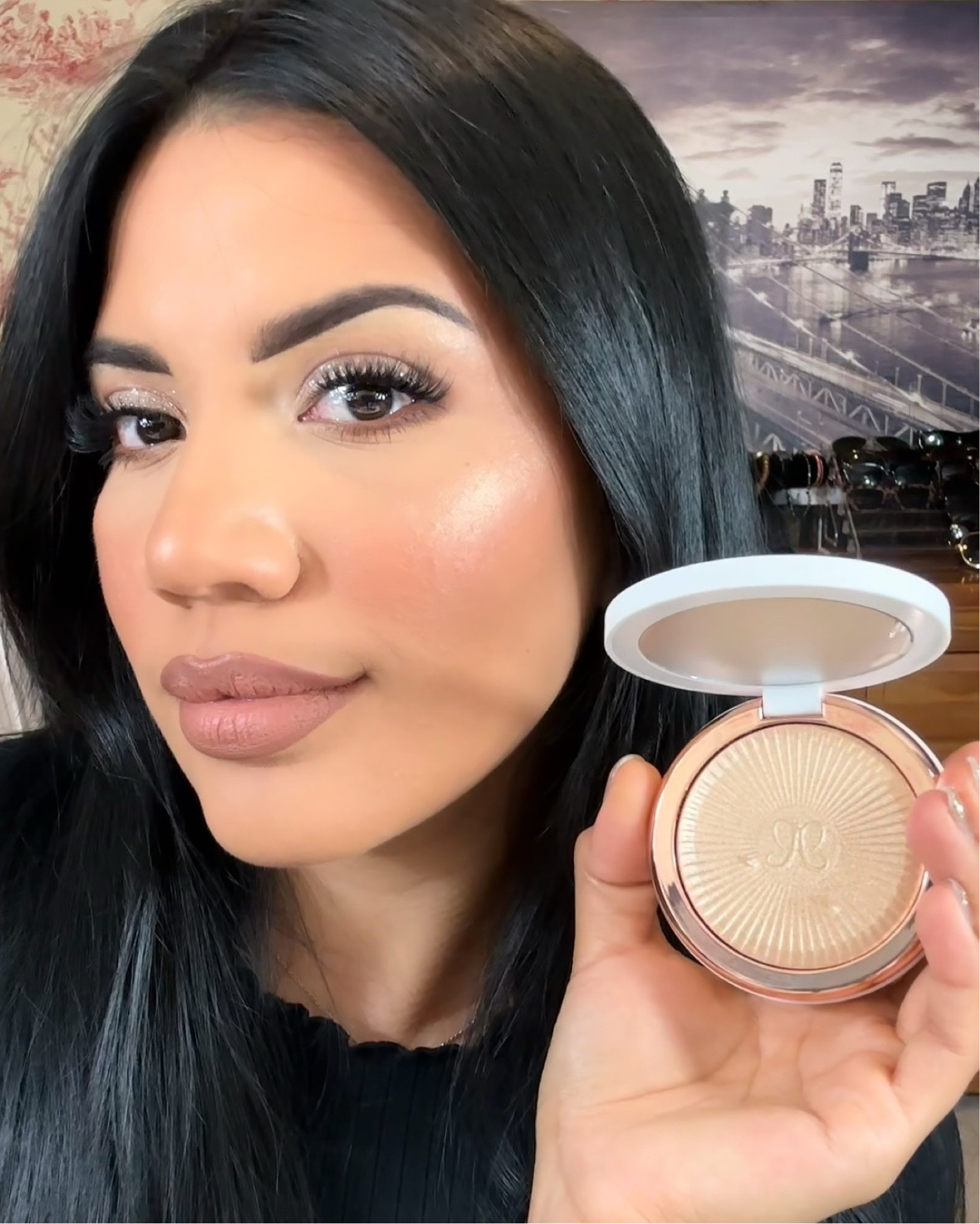 Tried this baby out today and she did not disappoint! Full review on FLIP LINK IN BIO✨
@anastasiabeverlyhills #anastasiabeverlyhills #beauty #makeup #face #latina #review #flip #fypシ #fyp #foryoupage

#LTKU #LTKFindsUnder50 #LTKBeauty