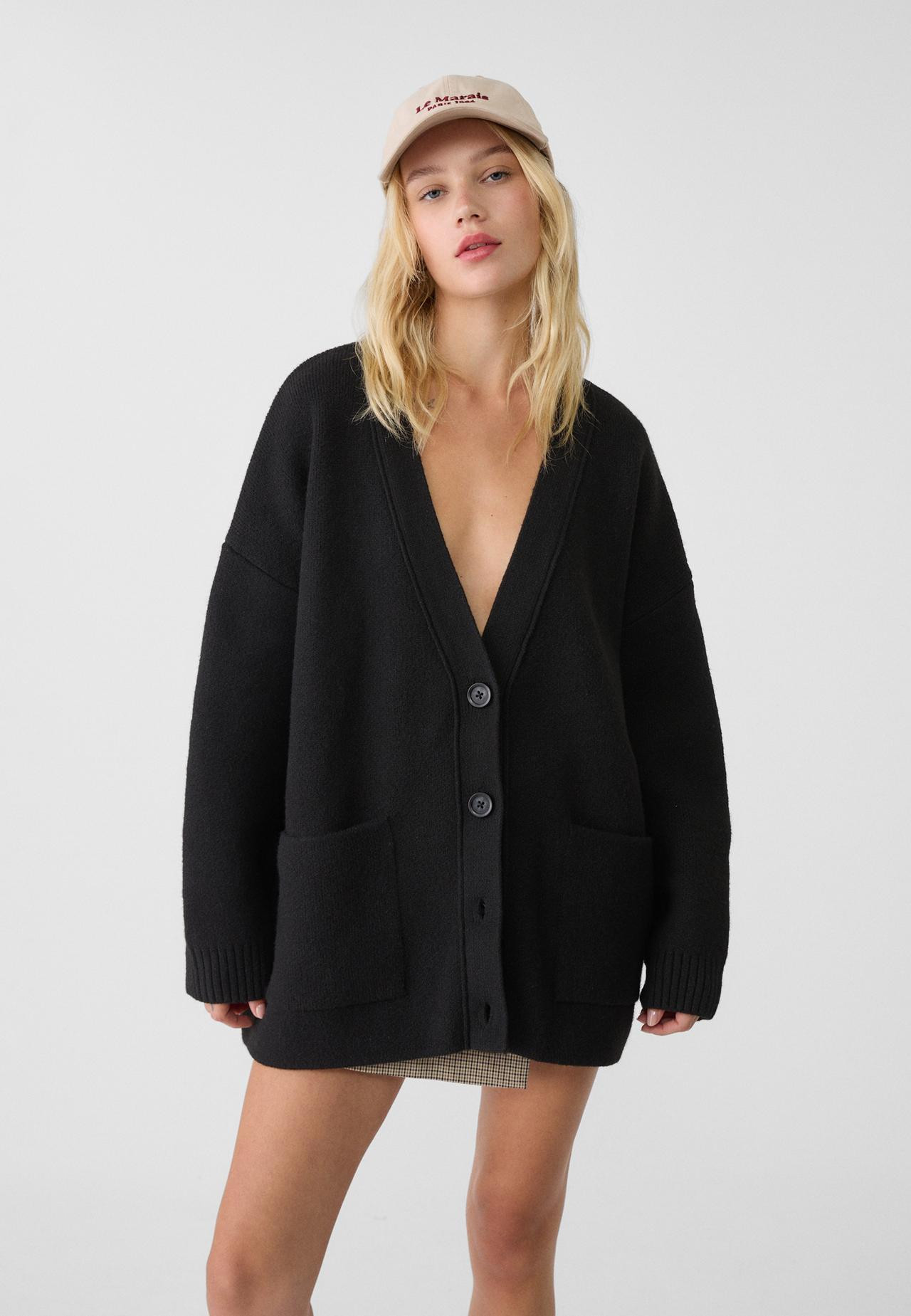 Veste longue en maille avec poches39,99 € Sélectionner une taille | Stradivarius (FR)