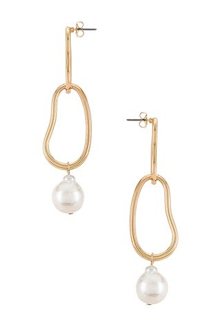 Pearl Drop Earring in Pearl | Revolve Clothing (Global)