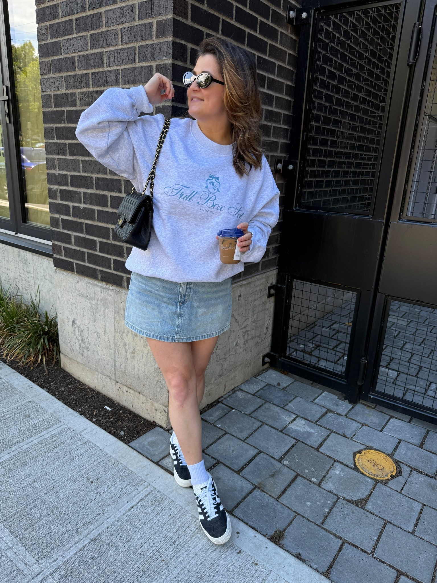 Sweatshirt from Rebel + Fleur 

Bookish outfit, coffee date, magnolia parks,