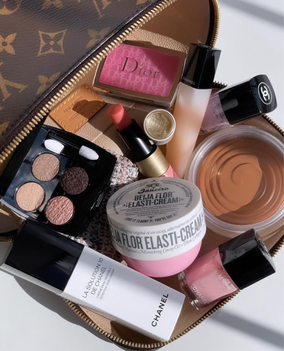 Dior lipoil, Dior lipstick, Dior blush, Dior backstage, Dior makeup, Fragrance collection, Pinterest inspiration, coquette, pink aesthetic
#dioraddict #diorbeauty #Dior #diormakeup #DiorBeautyLovers #DiorLipstick #diorlipmaximizer #MakeupMess #Makeup #minimalmakeup #MakeupFavorites #howtobeauty #beautybloggers #beautylovers #aesthetistt #aesthetic #ａｅｓｔｈｅｔｉｃ #oldmoney #oldmoneyaesthetic #coquette #pinkaesthetics #fragrance #fragrancelover #thatgirl #thatgirlaesthetic #Pinterest #pinterestinspired #pinterestaesthetic

#LTKbeauty #LTKGiftGuide #LTKFind