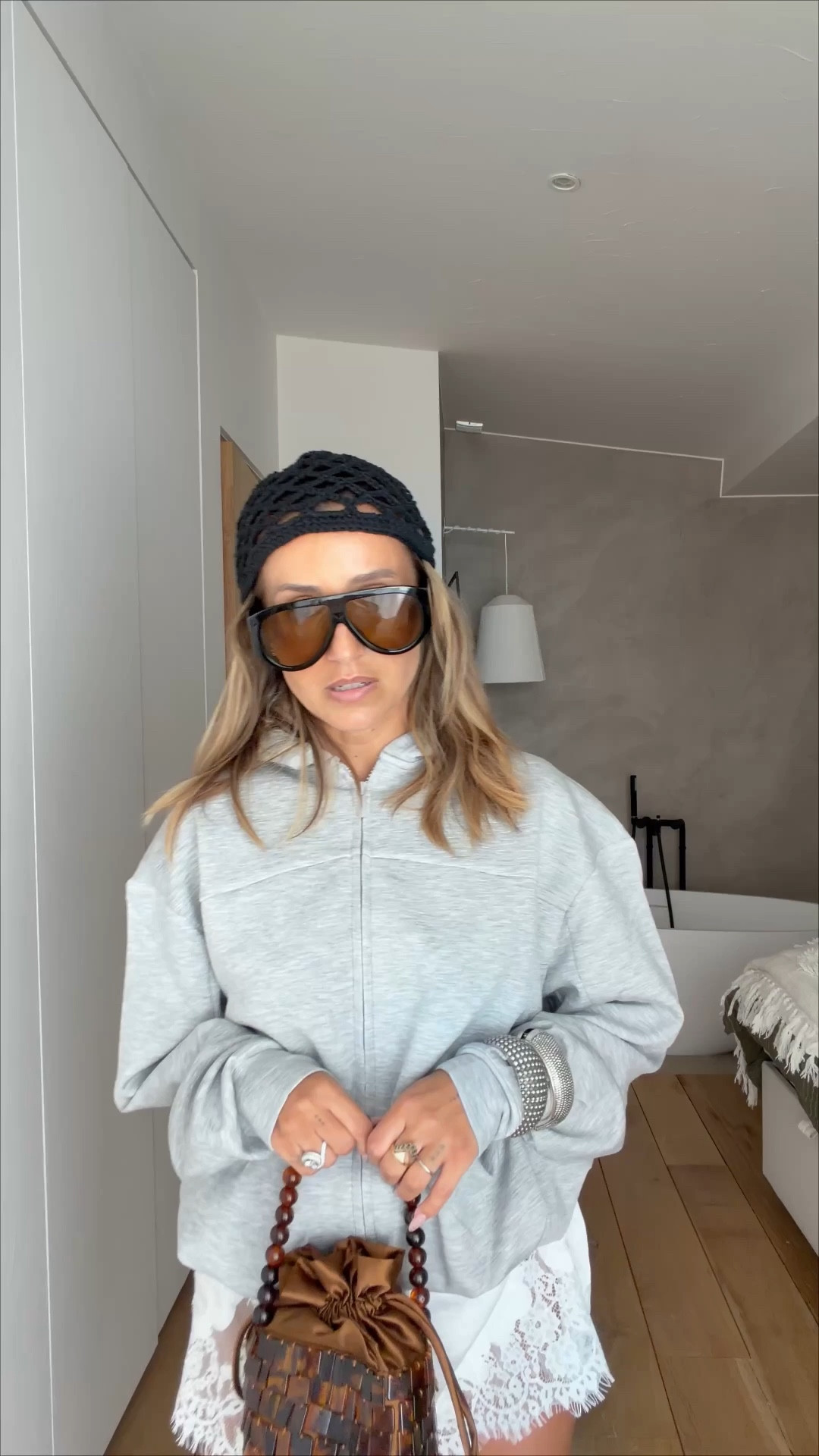 Un look que j’adore mais qui ne fera pas l’unanimité !! 

#LTKshoes #LTKsummer