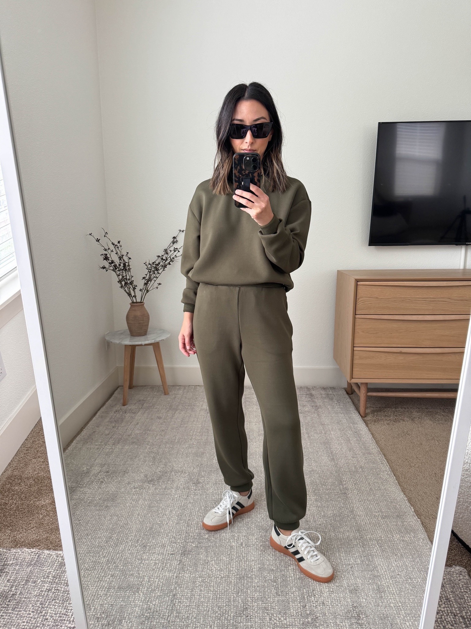  Varley charter sweatshirt and slim cuff joggers in 27.5”. They don’t make this color in the 25” so I have the cuff rolled under. Best athleisure wear. Varley pieces are incredible. Wearing an xs in both  

Fall outfits, fall style, fall fashion, athleisure, fall shoes

#LTKSeasonal #LTKshoecrush
