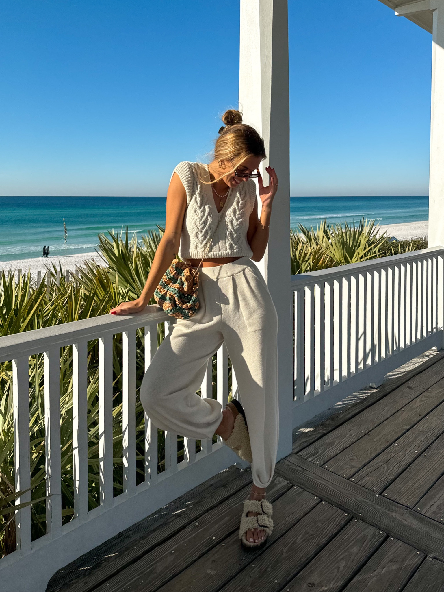 I’ll be in neutrals all year long🤍 cozy, casual winter outfit! Obsessed with these pants (they’re part of a set but I love to style them separately)

#LTKstyletip #LTKfindsunder100 #LTKSeasonal