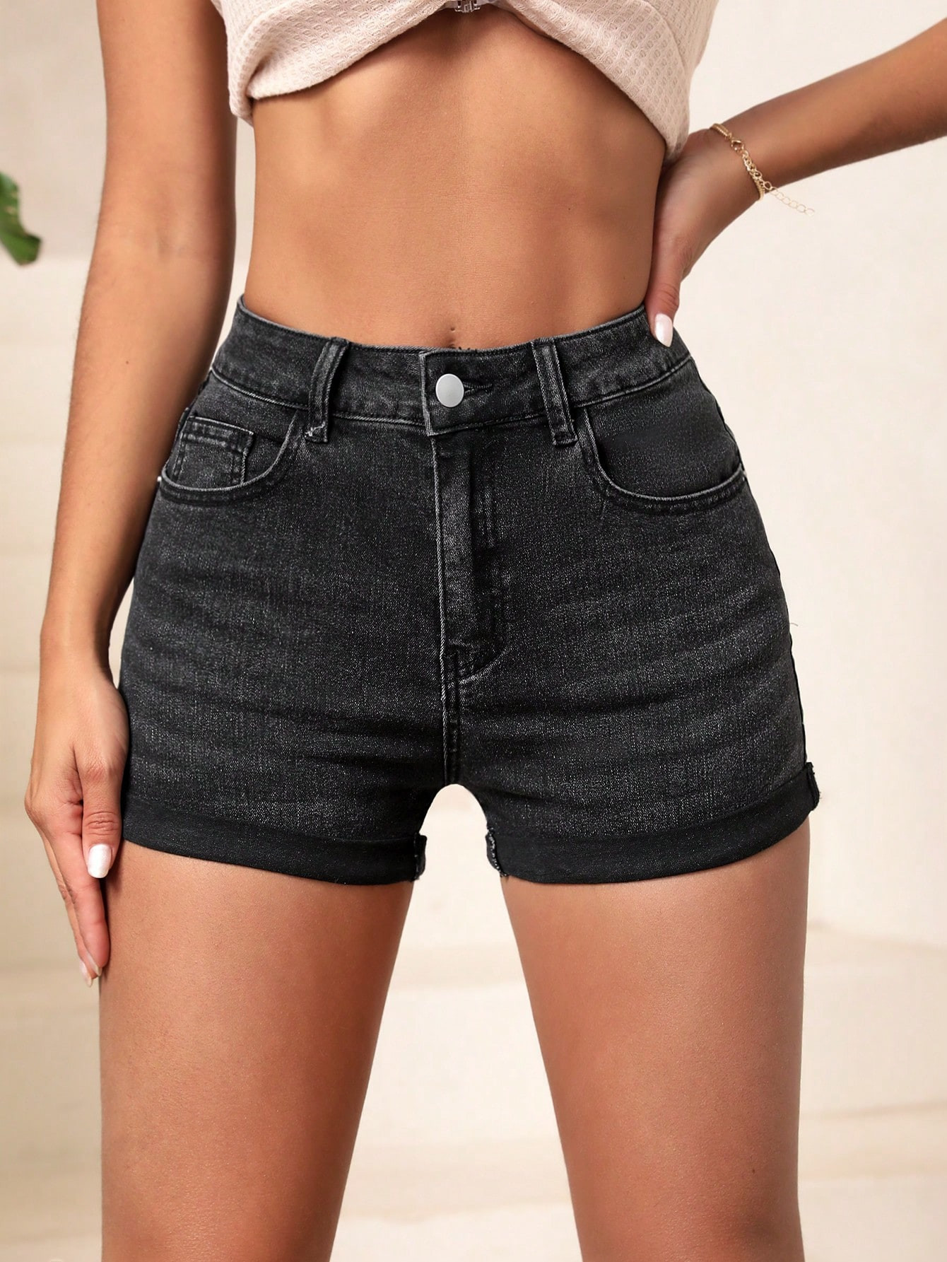 SHEIN Essnce Roll Up Hem Denim Shorts4.84(1000+) | SHEIN