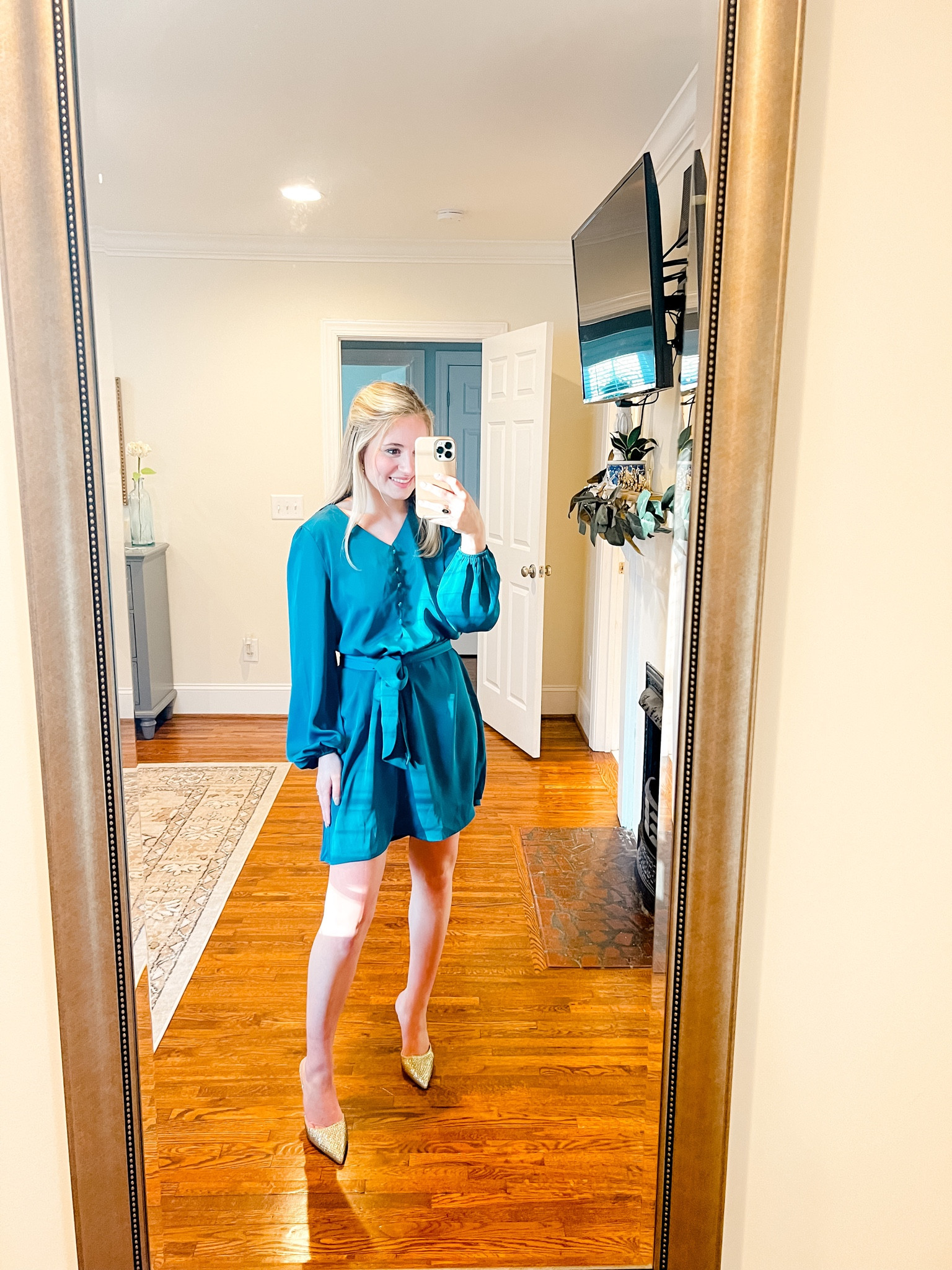 Holiday dress from amazon // satin material available in other colors 

Wearing a size small!


#LTKunder50 #LTKHoliday #LTKSeasonal