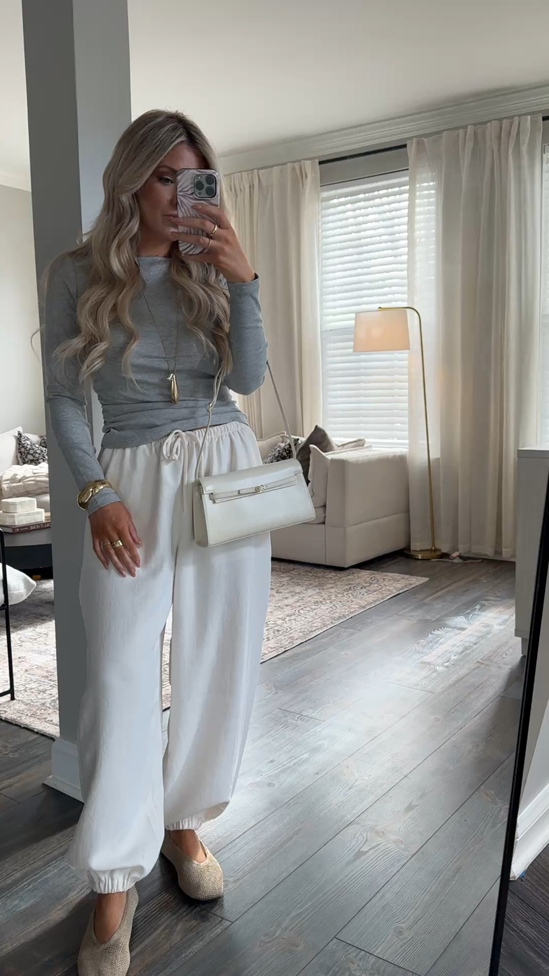 Casual ootd for Sunday! You guys I lovvvve this top. It’s so cozy!

#LTKSeasonal #LTKdayinmylife #LTKspring