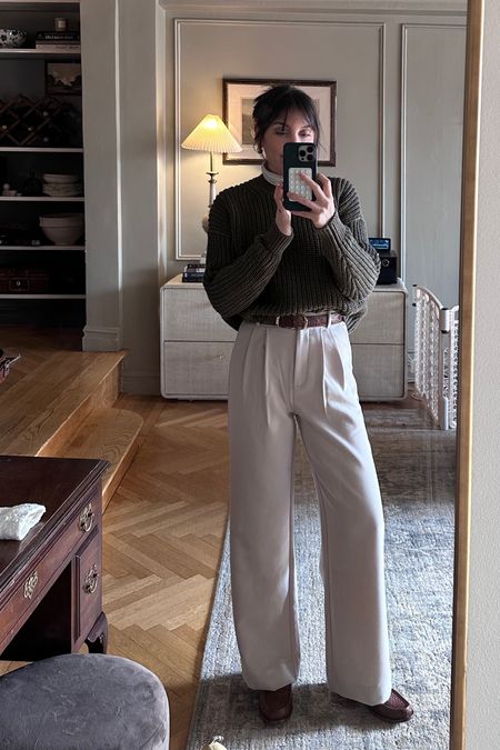 Sloane pants on sale (wearing 25 reg) 