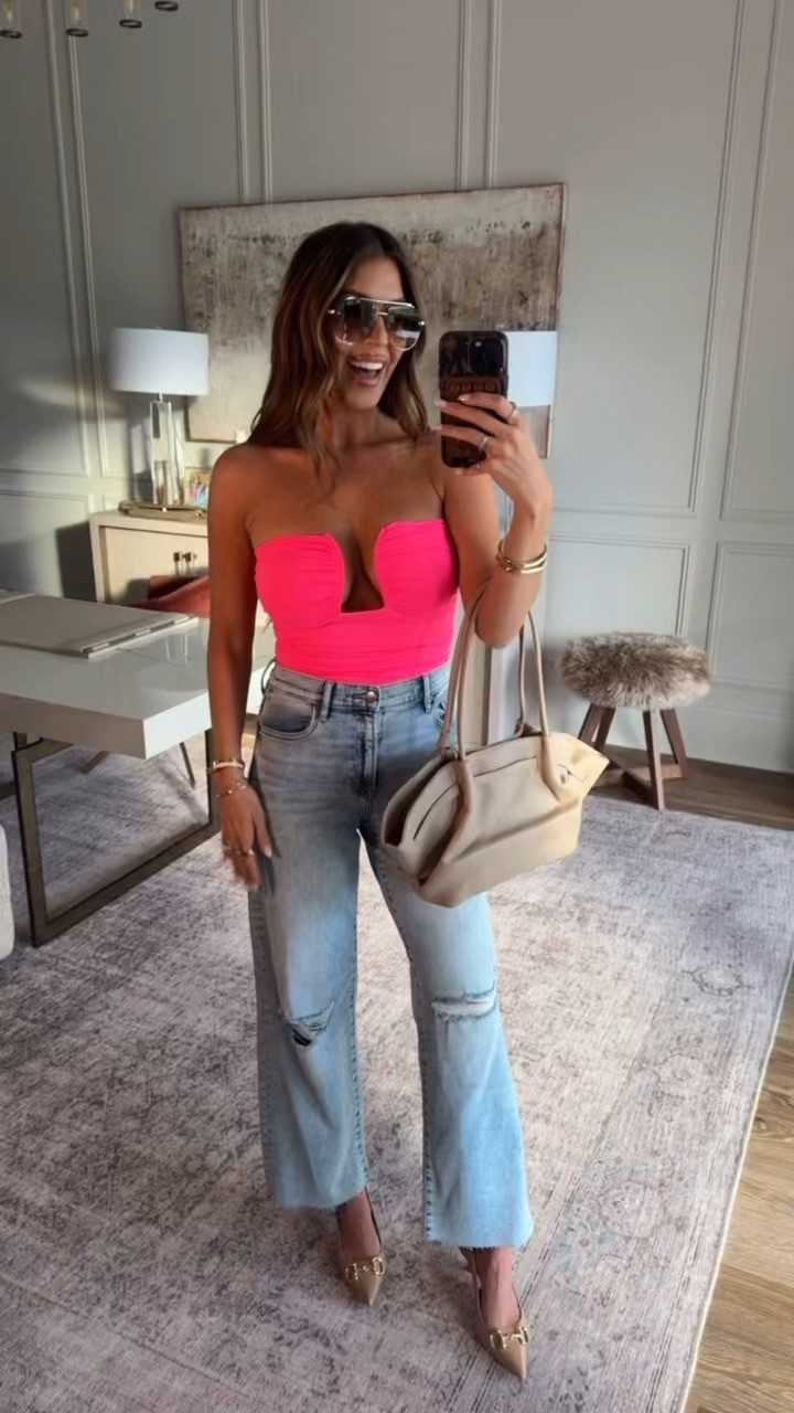 wearing a small in all the bodysuit + 26 in jeans! 

use code hollie35 for 35% off! 

 