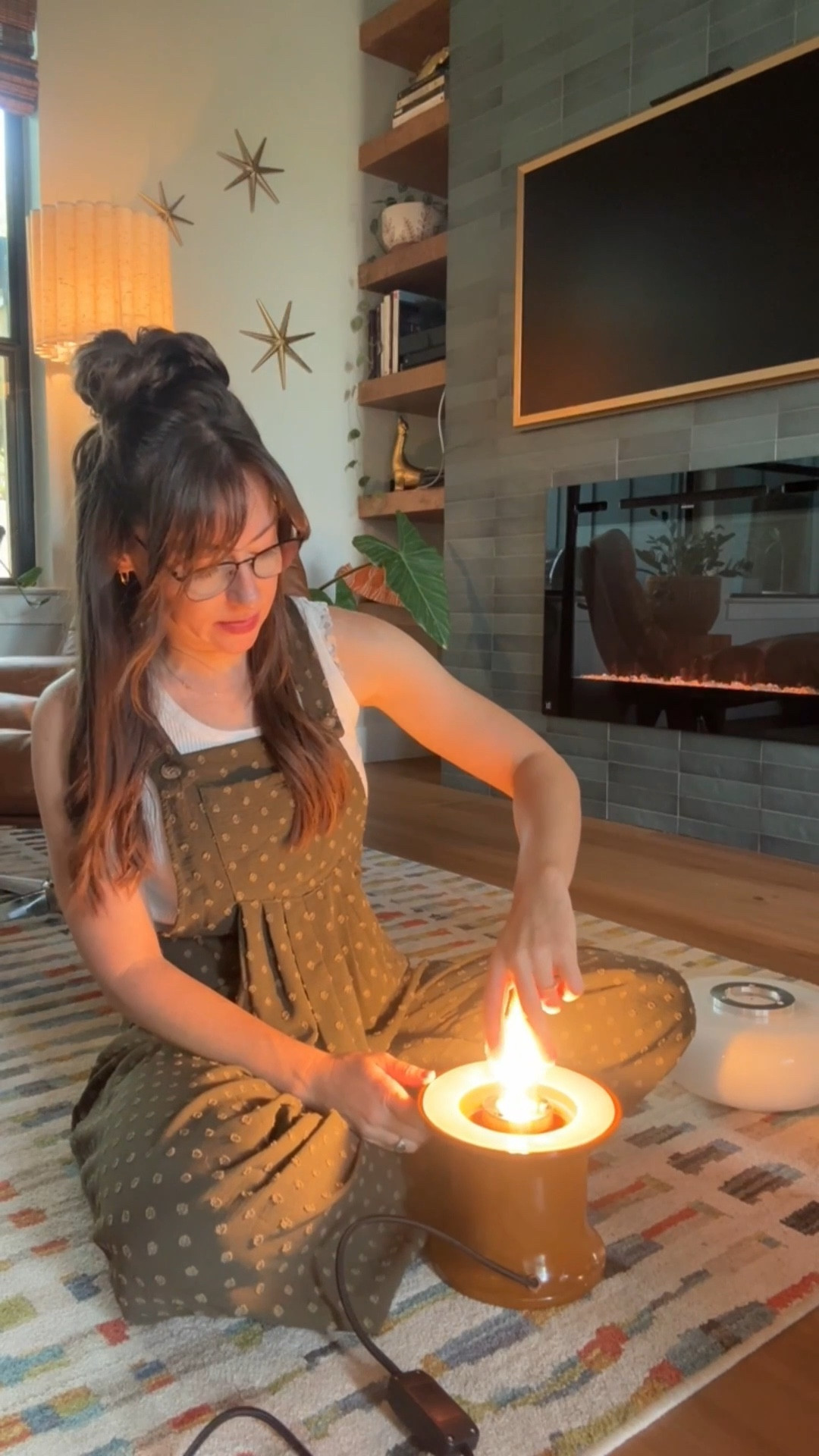 Unboxing some fun @schoolhouse items! LTK cut off my video at three minutes, but all the items are linked below. 

#schoolhousespringstyle #schoolhousepartner #homedecor #ad #retrodecor #MCM #lighting


#LTKHome