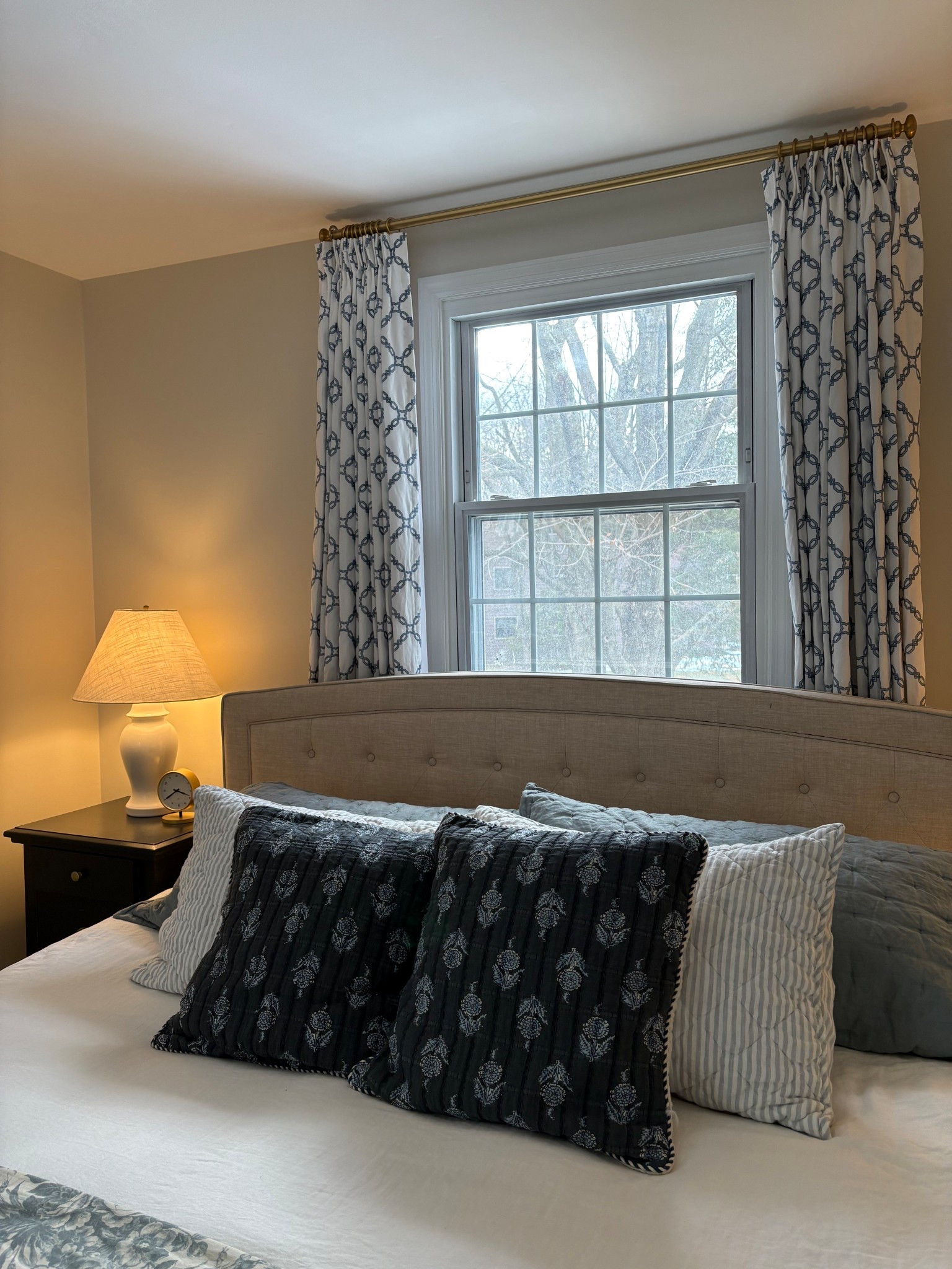 Cozy spot for an afternoon nap! I am obsessed with my Quince bedding ☁️

#LTKdayinmylife #LTKHome #LTKmomlife