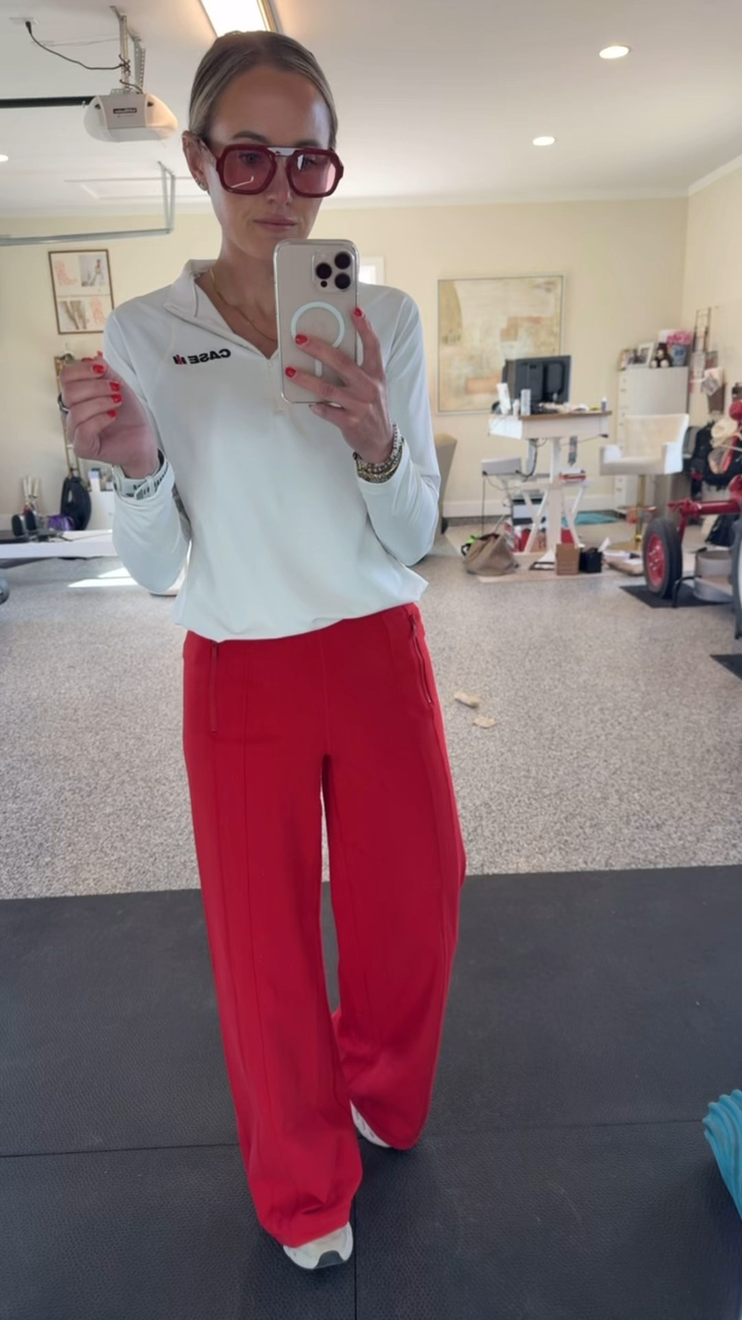 I need these define pants in every color! Wearing the XXS! Perfect for the tall girlies. You can also cinch the bottoms! 

#LTKTravel #LTKootd #LTKActive
