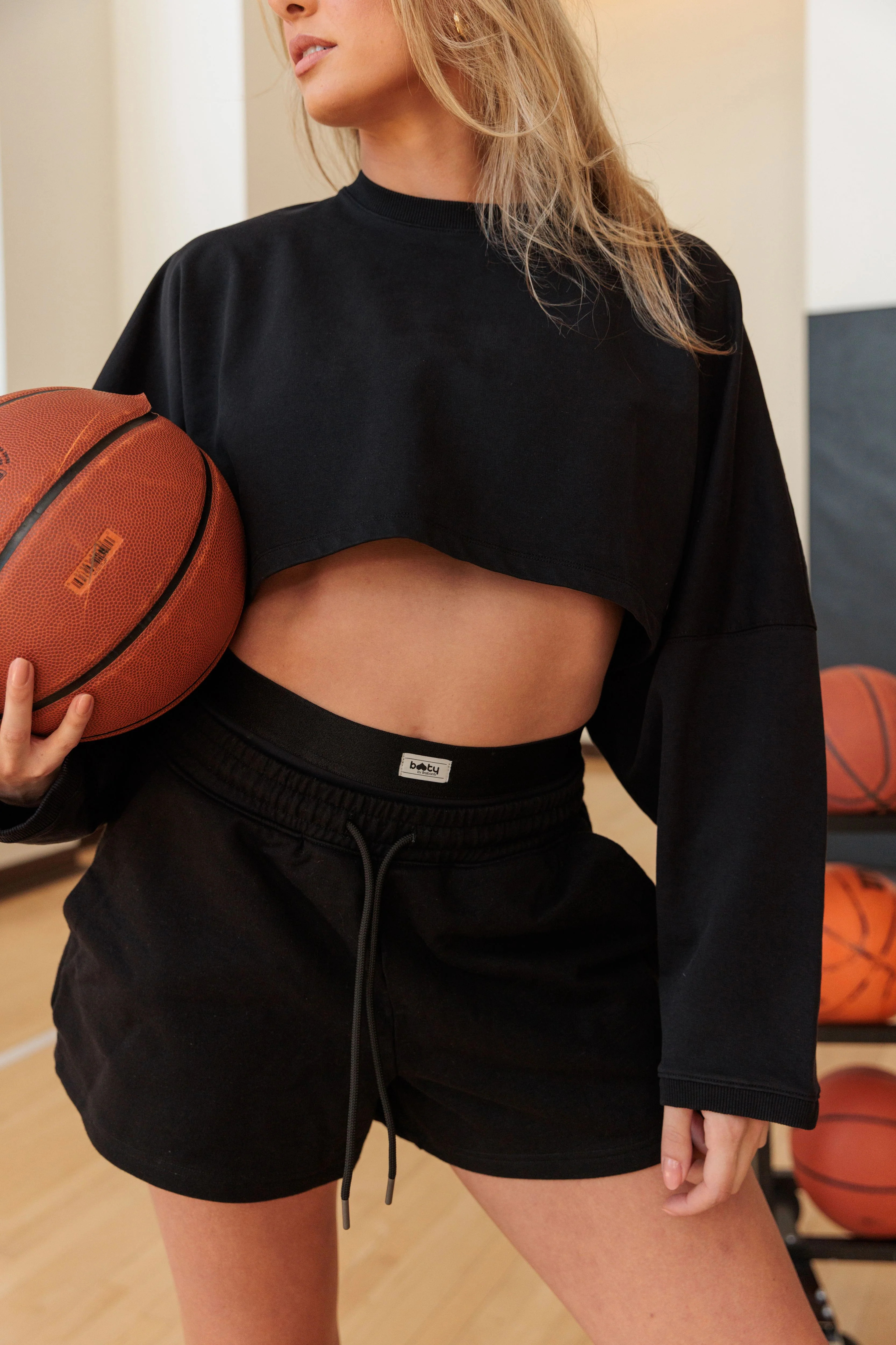 Slouchy Cropped Crew Black | Booty by Brabants