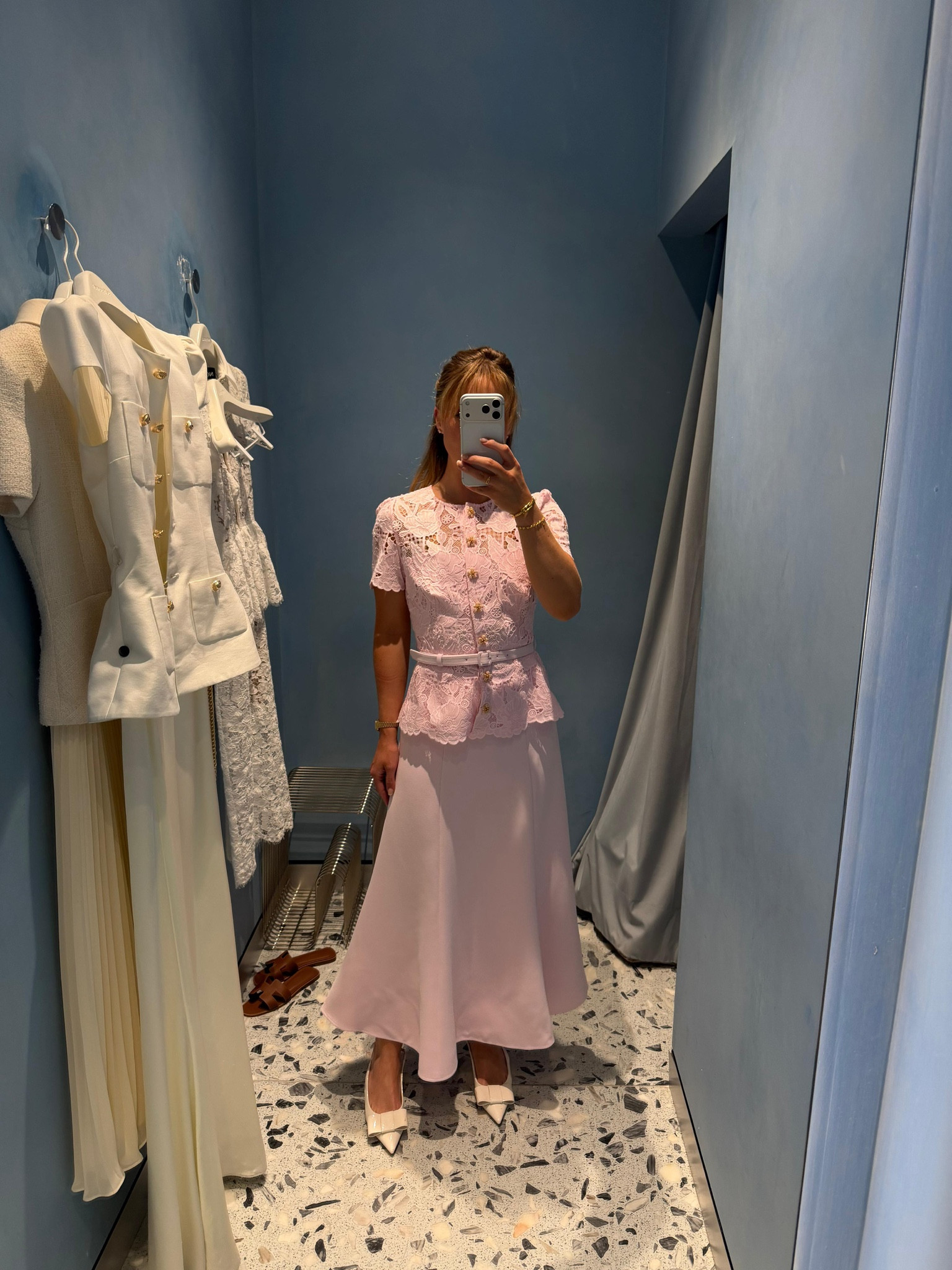 Self Portrait Pink Lace Dress 🌸

Pastel Occasion Look, Wedding Guest Outfit Idea, Occasion wear, Summer Occasion, Races Outfit, Races Outfit Inspiration, Summer Dress 

#LTKwedding #LTKsummer #LTKspring