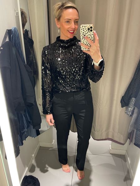 H&M have some fabulous sparkle this season! You can go head to toe or just dabble in a blouse like this! 

Trousers are true to size and very comfortable!

#LTKover40 #LTKparties #LTKstyletip