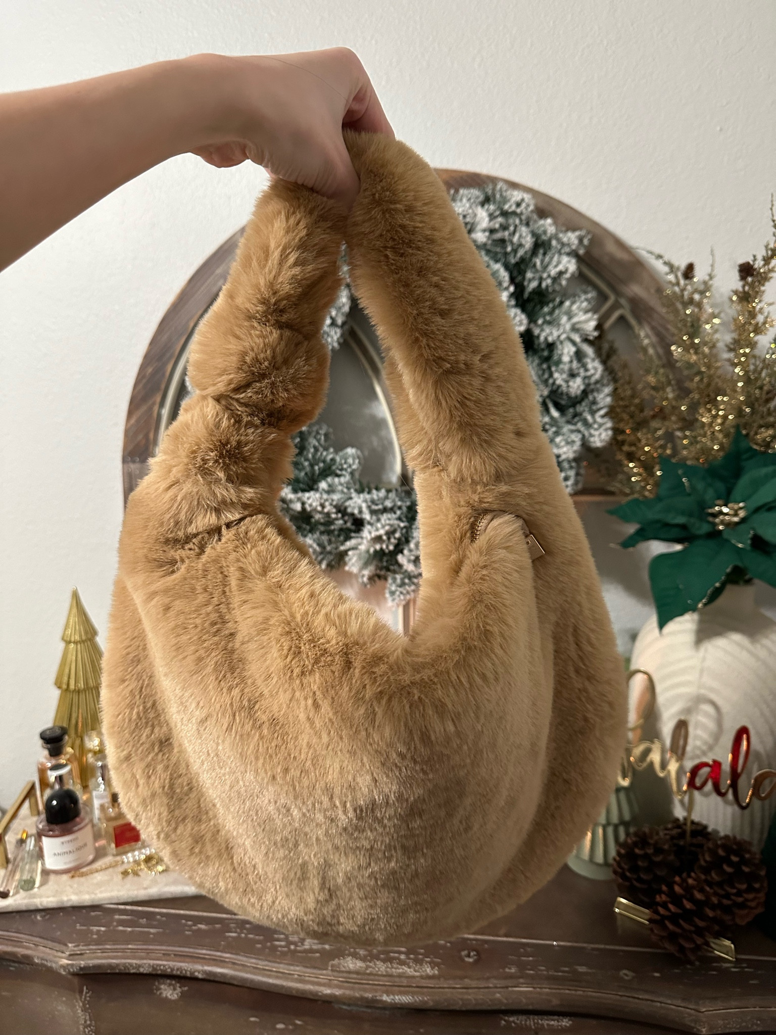 Faux Fur Handbag Purse

Insanely soft, zipper closure, lots of storage compartments on the inside & currently on sale 🙌🏻

Western chic, winter chic, winter fashion, winter accessories, ski outfit, Colorado outfit, snow outfit, cold weather accessories, winter style

#LTKItBag #LTKSeasonal #LTKFindsUnder50