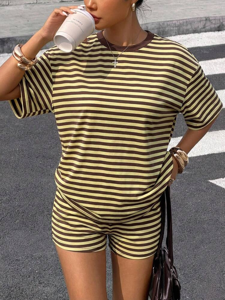 SHEIN EZwear Plus Size Women's Summer 2 Pieces Outfit,Striped Round Neck Short Sleeve T-Shirt And... | SHEIN