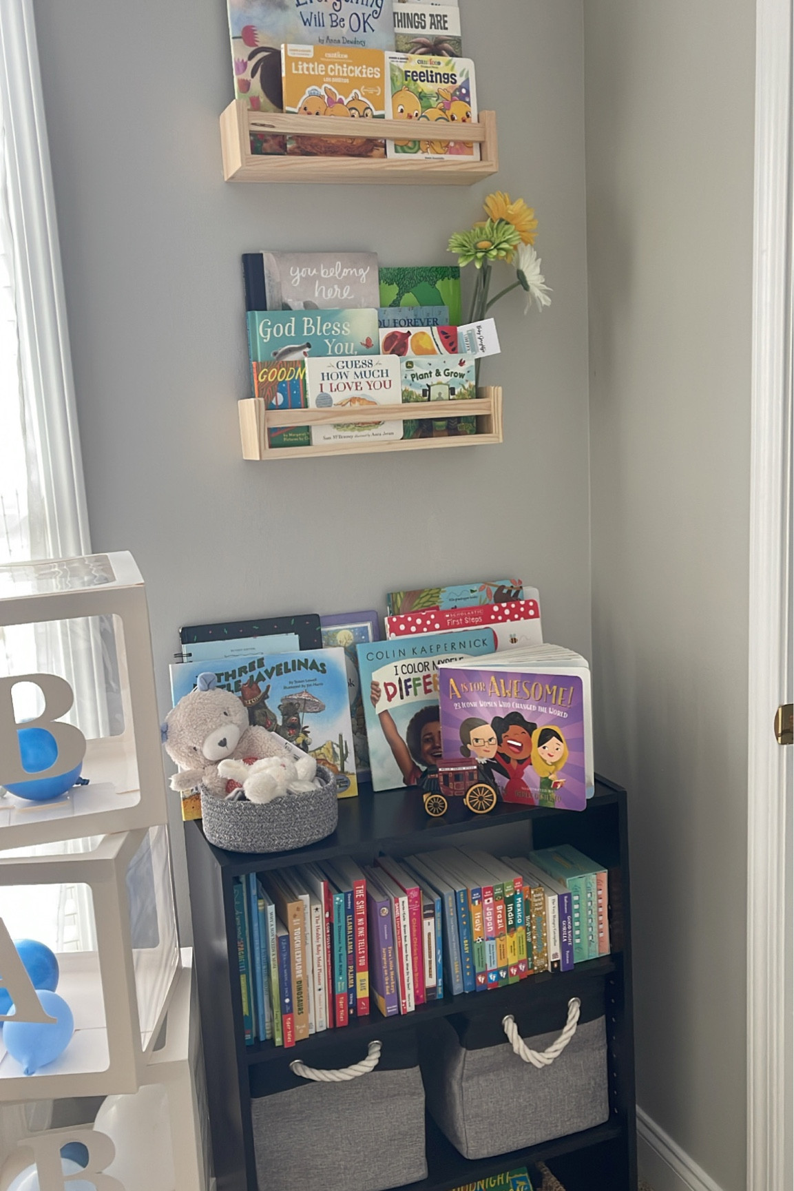 His growing book nook!

#LTKfindsunder50 #LTKkids #LTKbaby