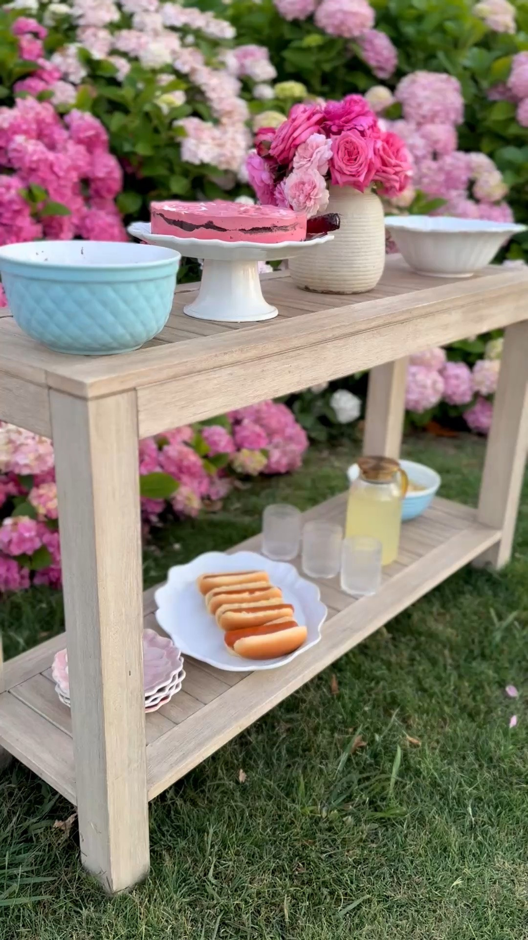 #ad @Wayfair has so many outdoor summer hosting essentials that are perfect for Father’s Day, the 4th of July, backyard BBQs, bridal showers, baby showers, birthdays, Labor Day and more! You can’t go wrong with a two tier outdoor console table, cake pans, serving platters, bowls, pitchers, glasses and more!! #wayfairpartner #wayfair

#LTKdayinmylife #LTKHome #LTKSaleAlert