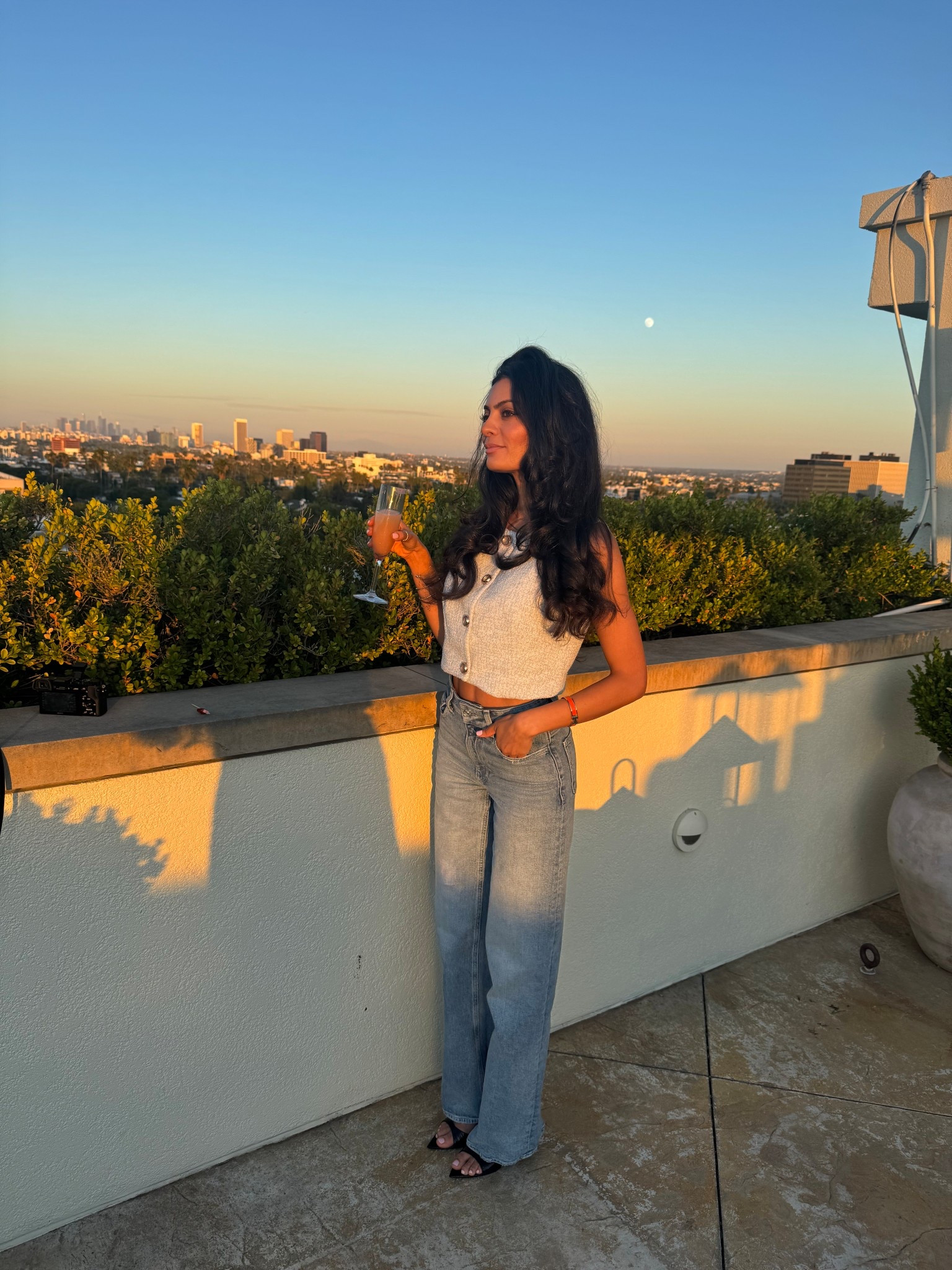 🌅
Top: Zara (linking alternatives)
Jeans: Paige 
Mules: Giuseppe Zanotti

#LTKWorkwear #LTKSeasonal #LTKFindsUnder50