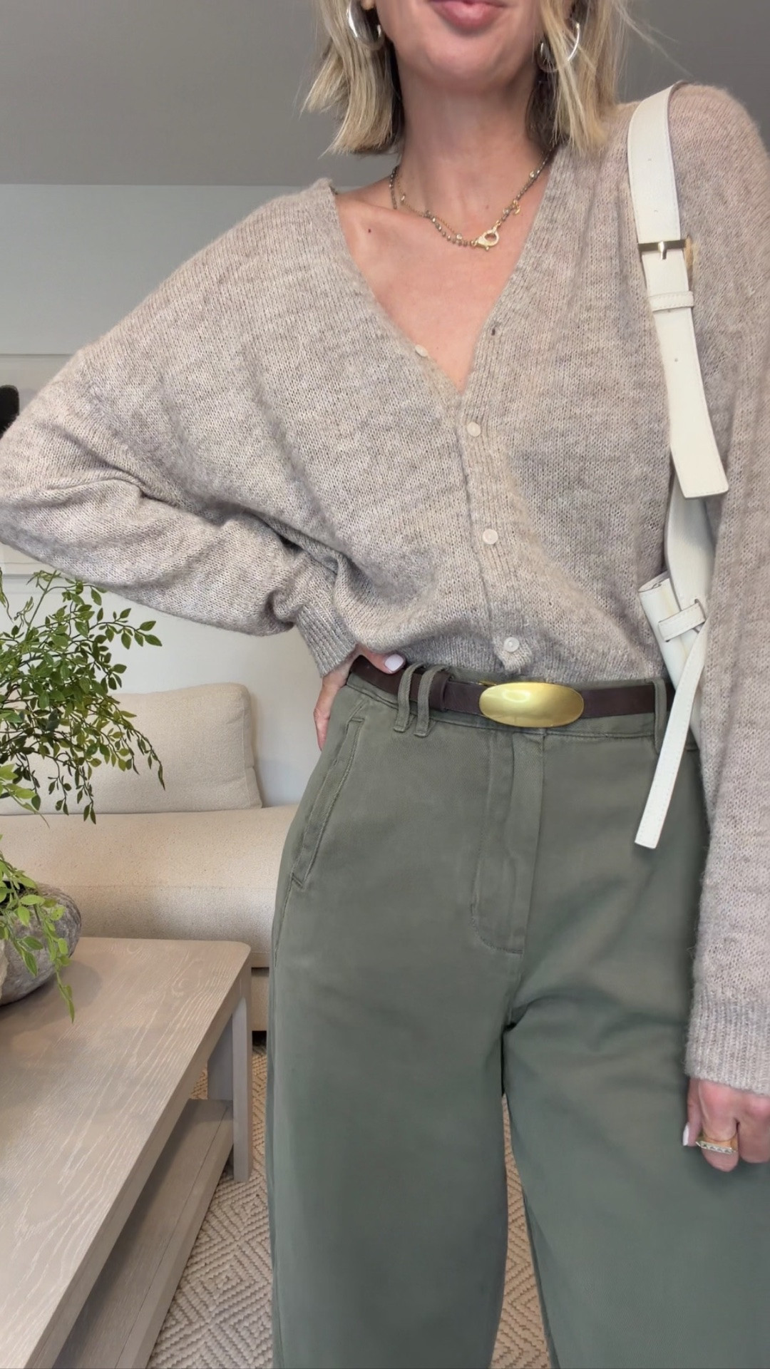 easy, breezy, cool fall look for ya! these olive jeans… 😮‍💨 

jeans - size 4
cardigan - small

#LTKgrwm #LTKootd #LTKWorkwear