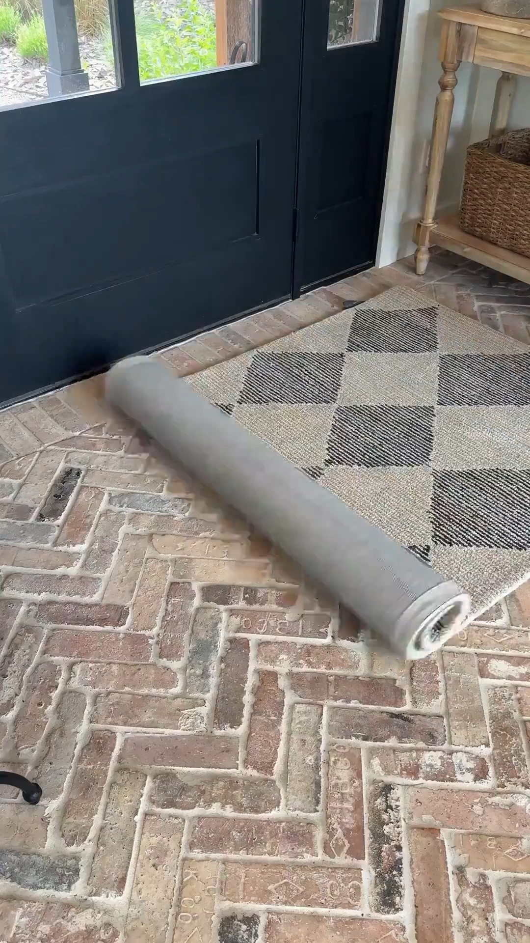 This checkered rug completely changed the feel of our foyer. It’s a neutral rug that works with everything, but the pattern adds just enough interest to elevate the space.

Follow my shop @rushtonhome on the @shop.LTK app to shop this post and get my exclusive app-only content! Don’t forget to turn on post notifications using the 🔔 to get first dibs! 

Follow @rushtonhome on Instagram and Pinterest for more home decor inspiration and affordable home finds! Are you looking for anything home related? You’re in the right place! At Rushton Home, I do: home decor, affordable, walmart, target, amazon, foyer decor inspiration, interior design

#LTKHome #LTKSaleAlert