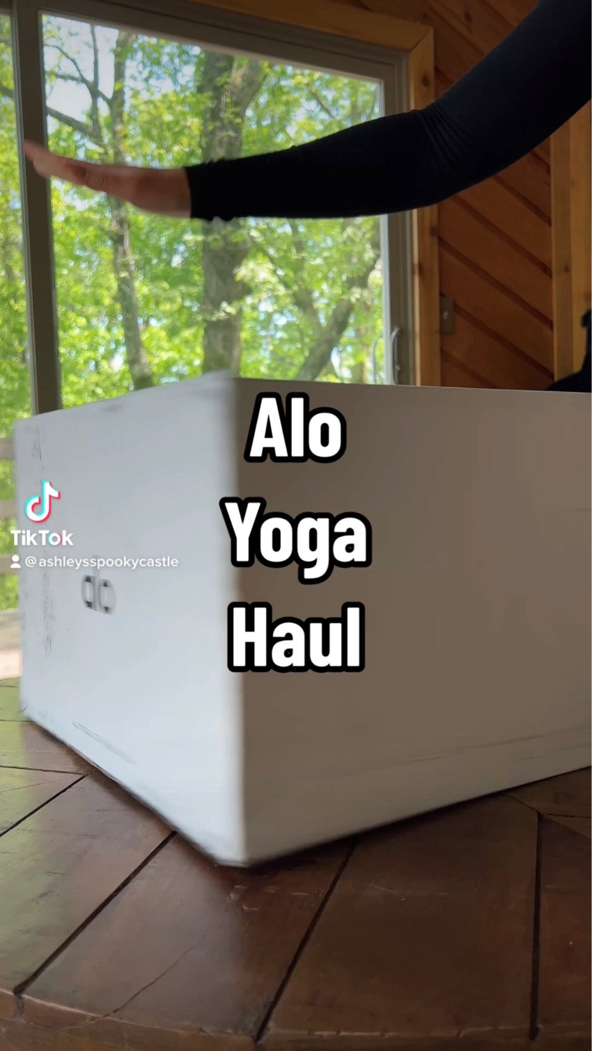 Alo yoga haul 

Tops: smalls 
Skirt: small 
Dress: small 
Sweats: small 

#LTKSeasonal #LTKfit #LTKstyletip