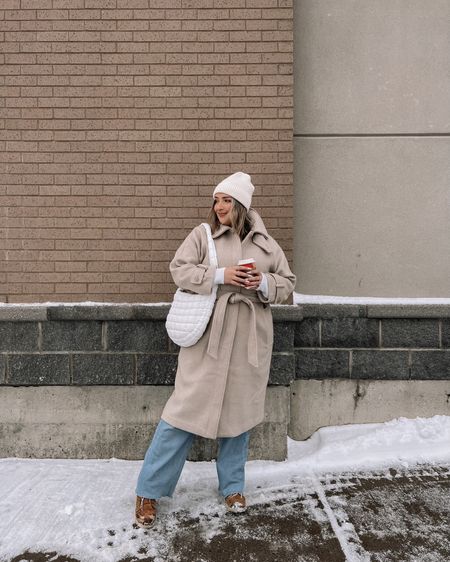 My Abercrombie wool coat is 40% off! So warm and fits TTS (wearing a large). Linked this year’s version of my snow boots

Midsize winter outfit, winter coats, winter boots


#LTKSeasonal #LTKstyletip #LTKmidsize