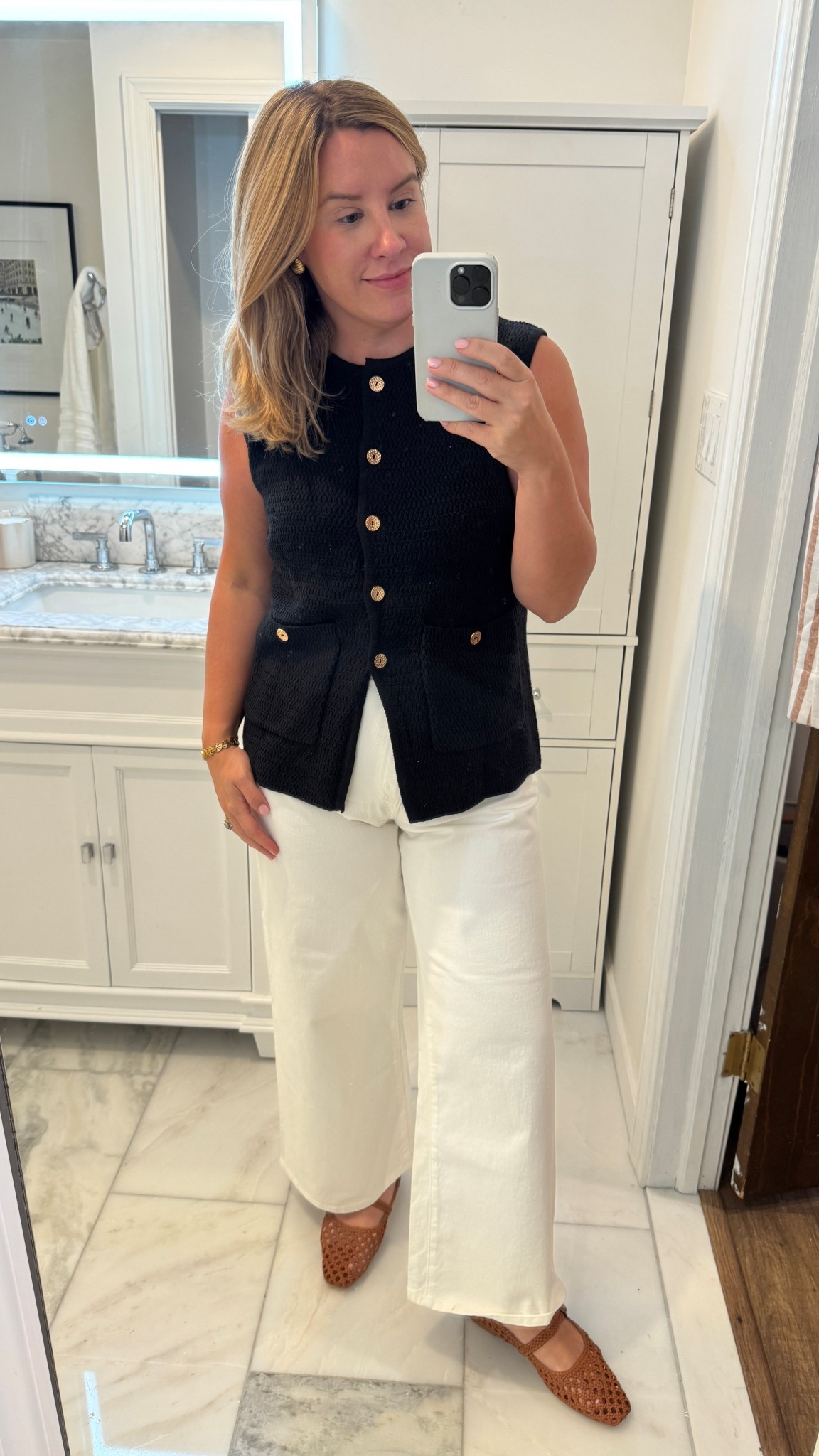 Casual outfit, classic style, size up in the jeans, size .5 down in the shoes 

#LTKMidsize #LTKFindsUnder50 #LTKFindsUnder100