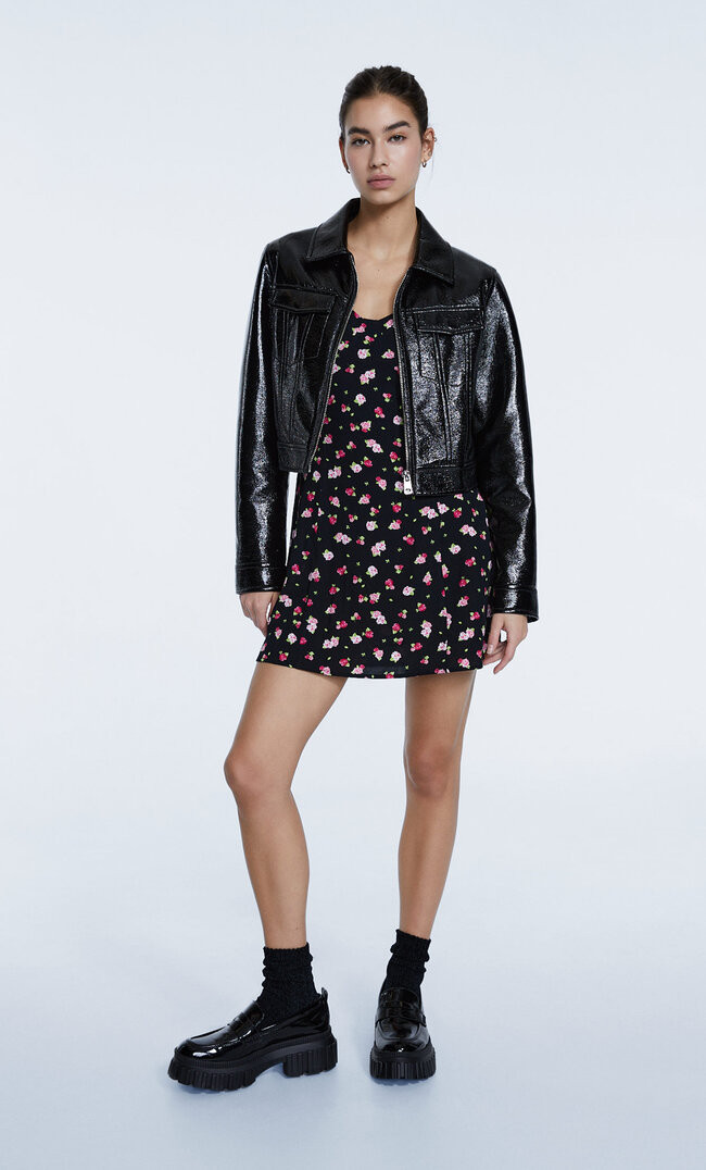 Short flowing floral print dress | Stradivarius (UK)