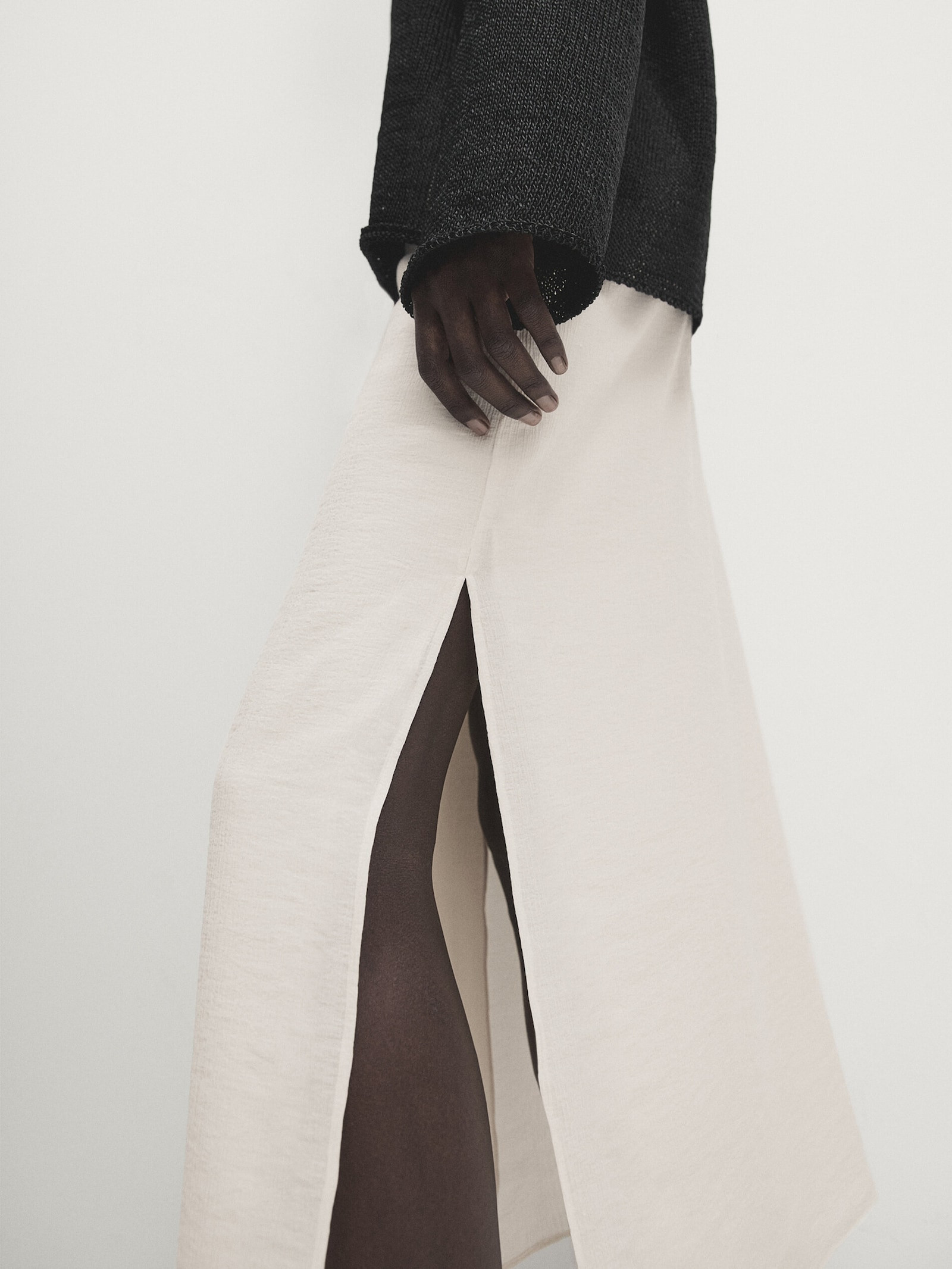 Flowing skirt with side slits | Massimo Dutti US