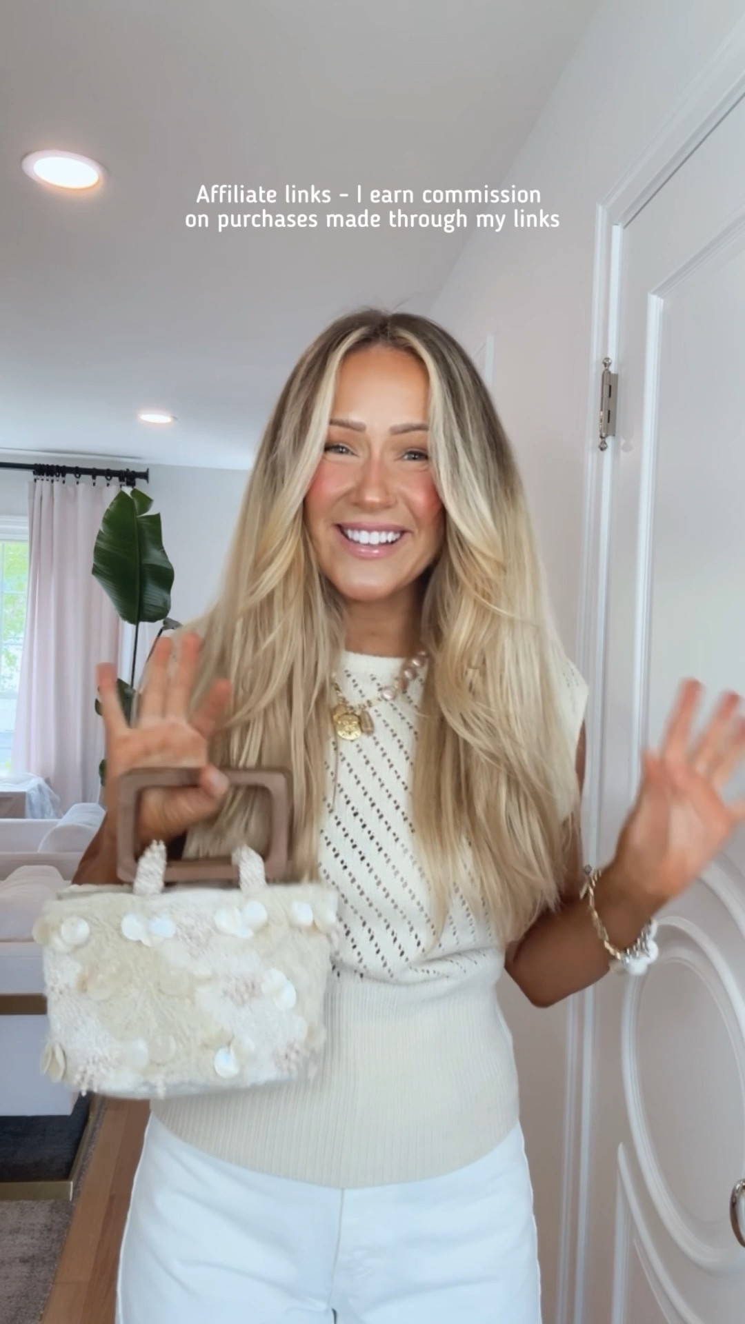 Affiliate links - I earn commission on purchases made through my links | casual dinner outfit summer
Amazon summer top
Zara jeans
Zara shell bag