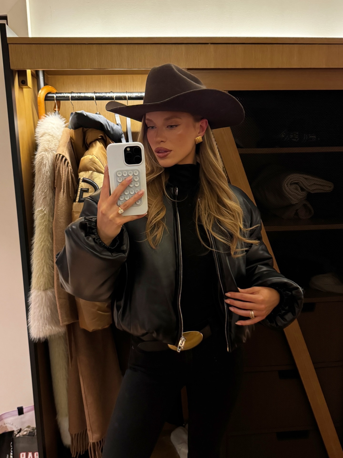 A very fun western winter.. but I’m ready for some warm weather

#LTKootd #LTKgrwm #LTKValentine