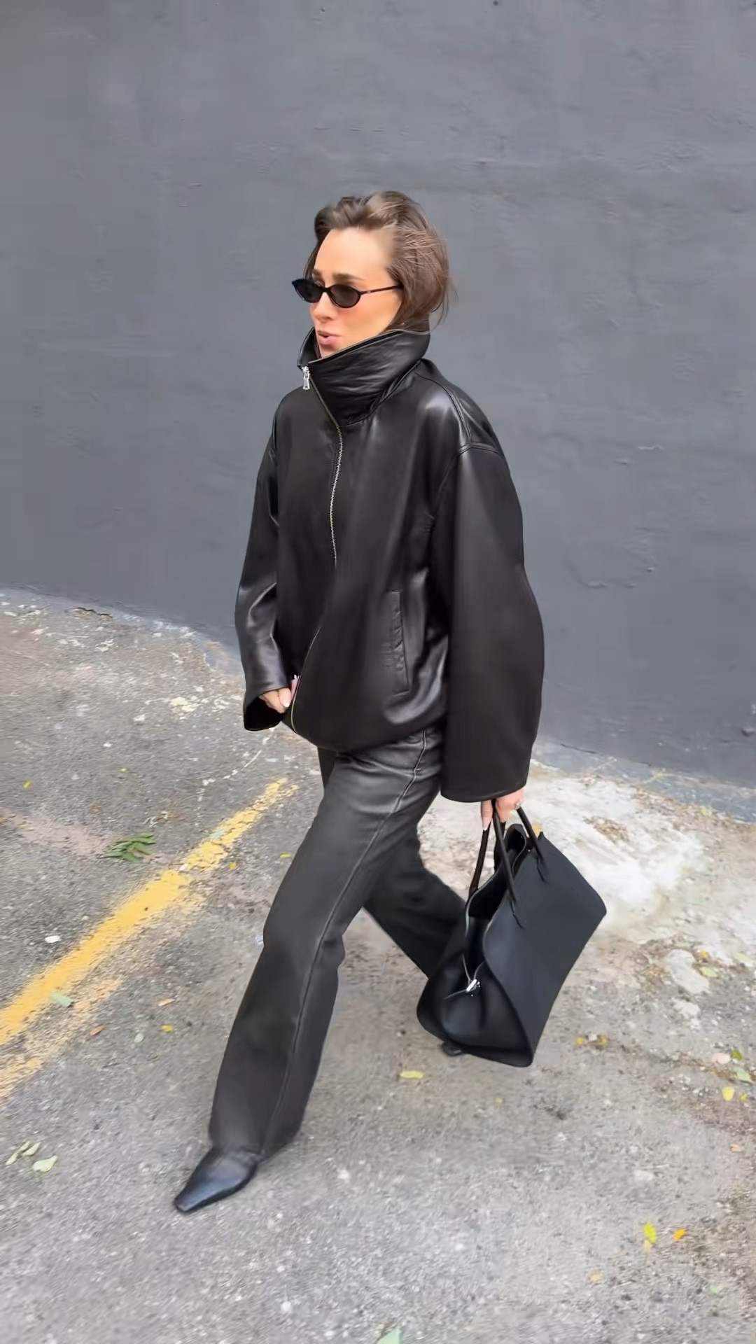 NYC is cold and windyyy today 🥶