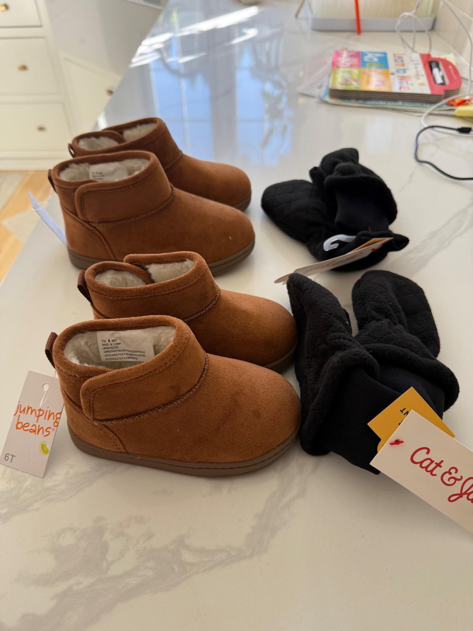 Toddler boots and fleece mittens


#LTKKids #LTKBaby #LTKFamily