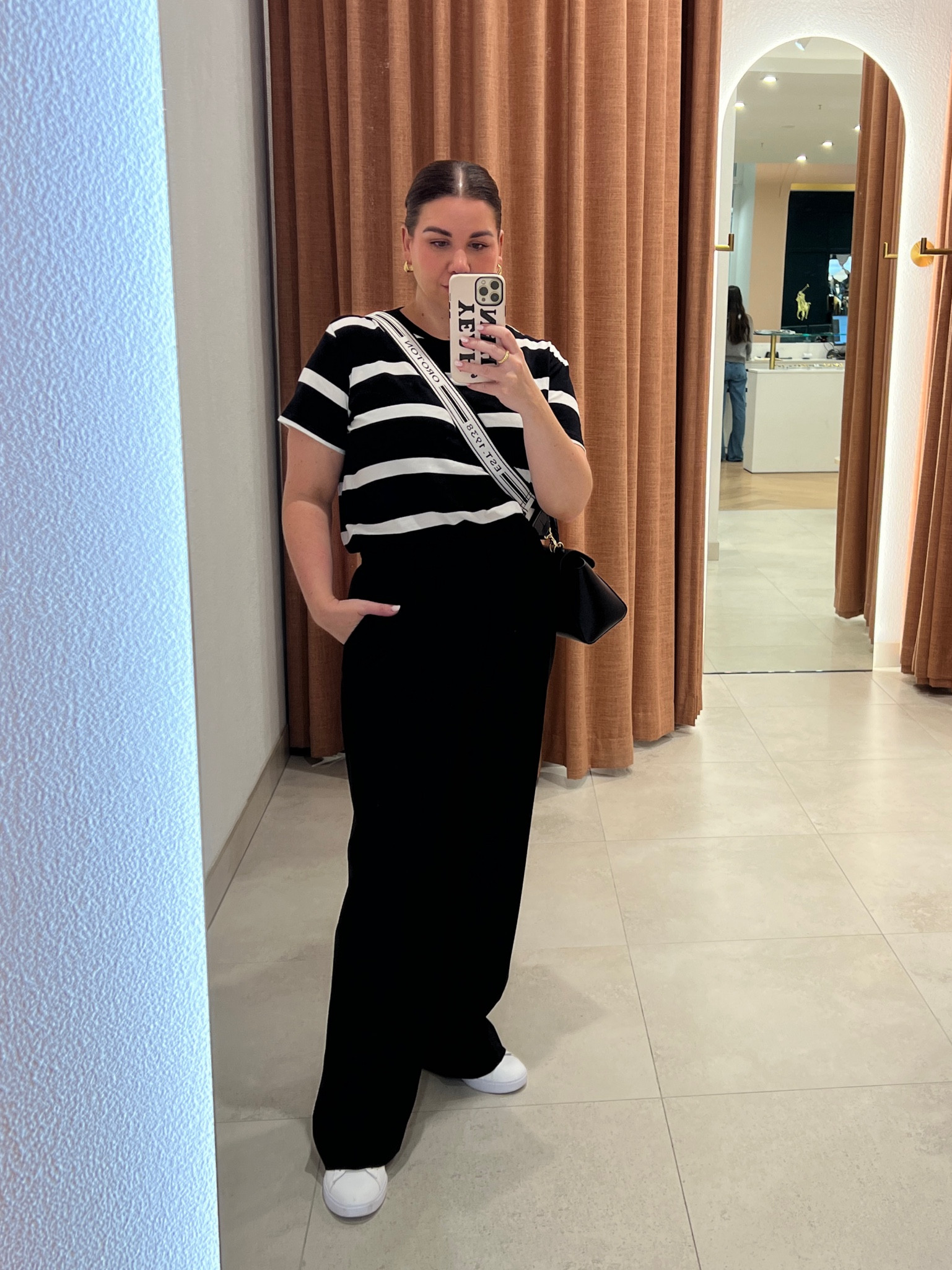 Wearing size 14 pants & 8 shoes 

#LTKmidsize #LTKaustralia #LTKstyletip