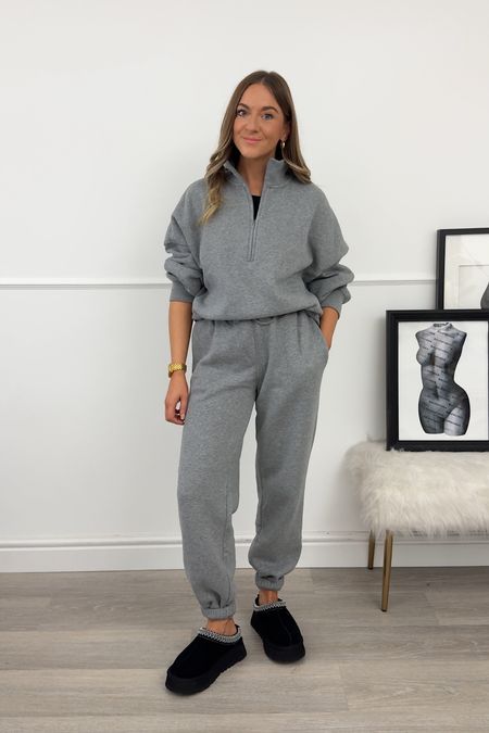 The perfect lounge set 😍

I wear a medium in the sweatshirt for an oversized fit & size small in the joggers.

#LTKeurope #LTKstyletip #LTKSeasonal