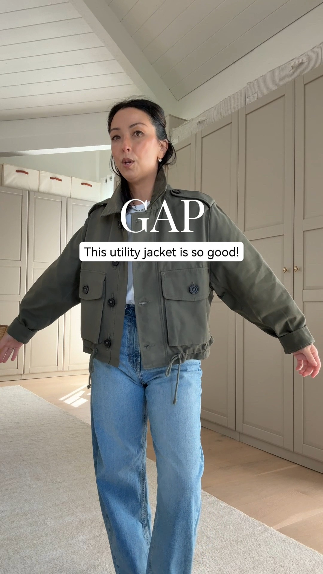 Such a good utility jacket with a boxy fit, drop shoulder and the option to cinch the waist. I’m in a petite 2. Barrel jeans in regular 25 - size up

#LTKmomlife #LTKPetite