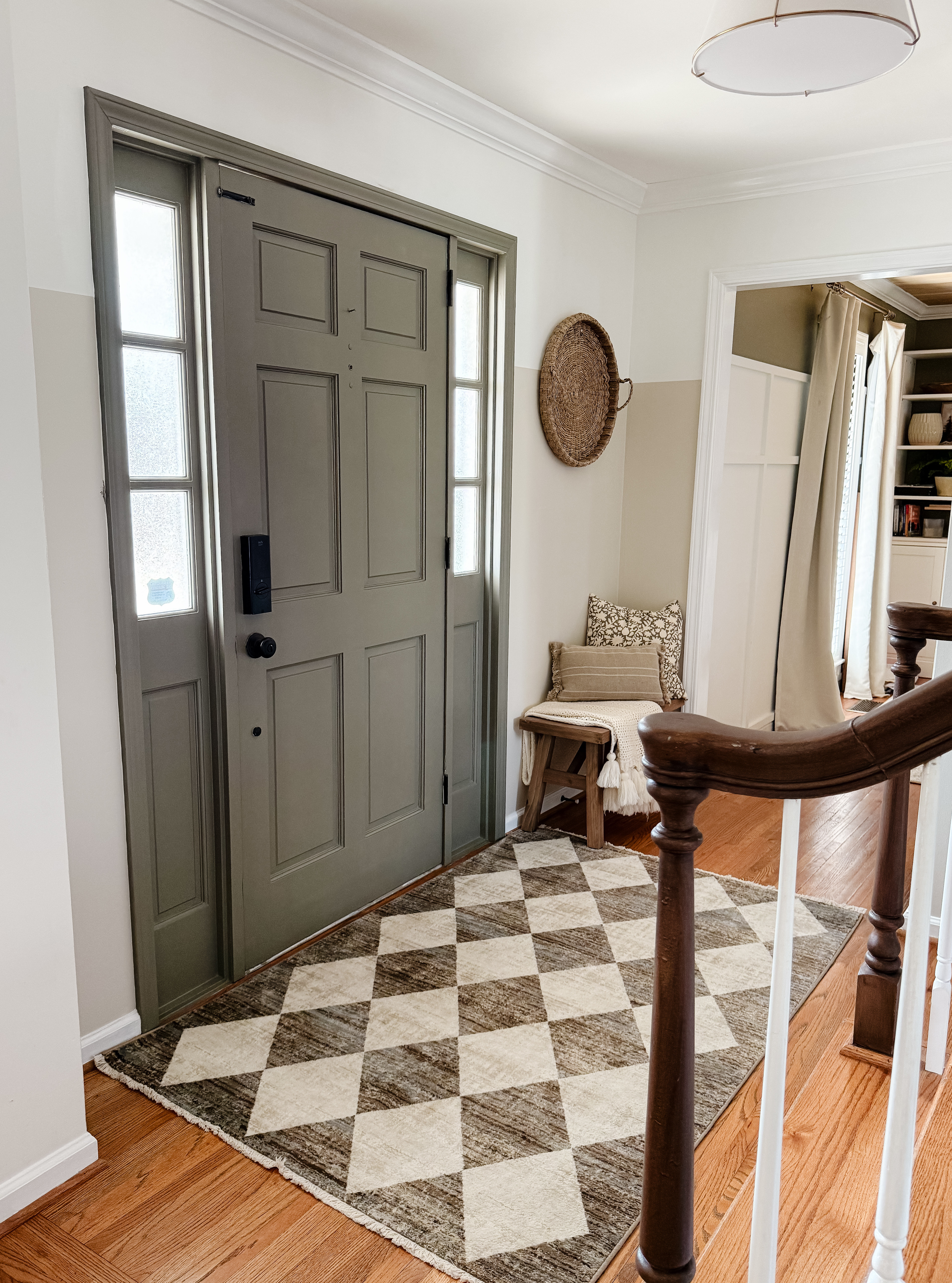 Entry views 


Neutral home
Home decor
Simple home style 
Checked rug
Textures 
Neutrals 
Green door 

#LTKHome #LTKSeasonal #LTKStyleTip