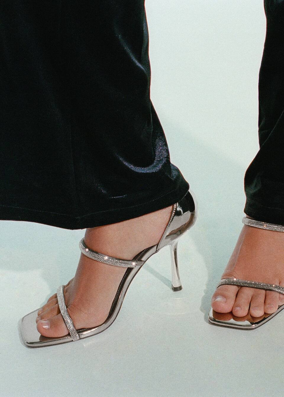 Heeled sandals with rhinestone straps | MANGO (UK)